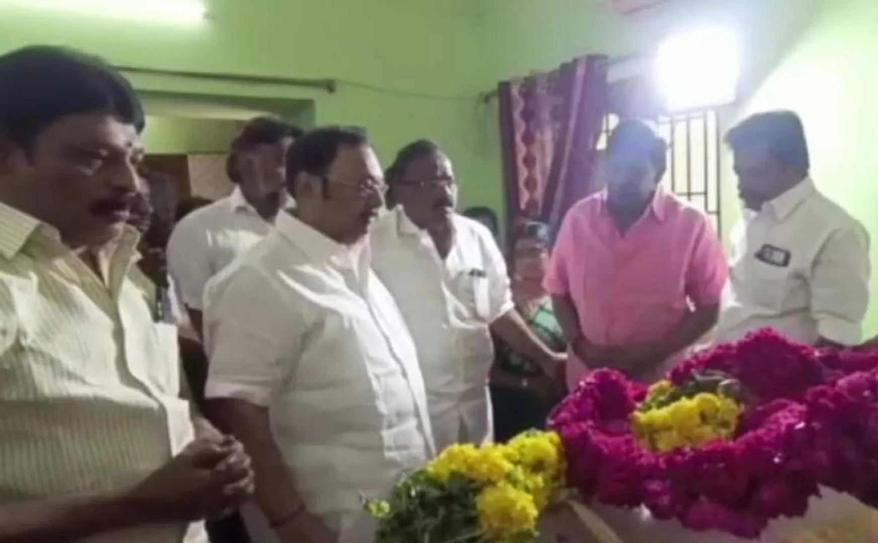 M. K. Alagiri pays tribute to Vadivelu mother
