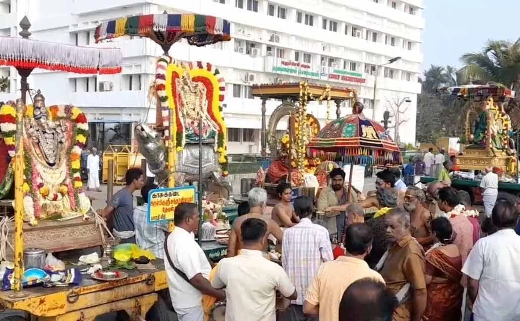 tai month new moon day people gathered on puducherry beach 