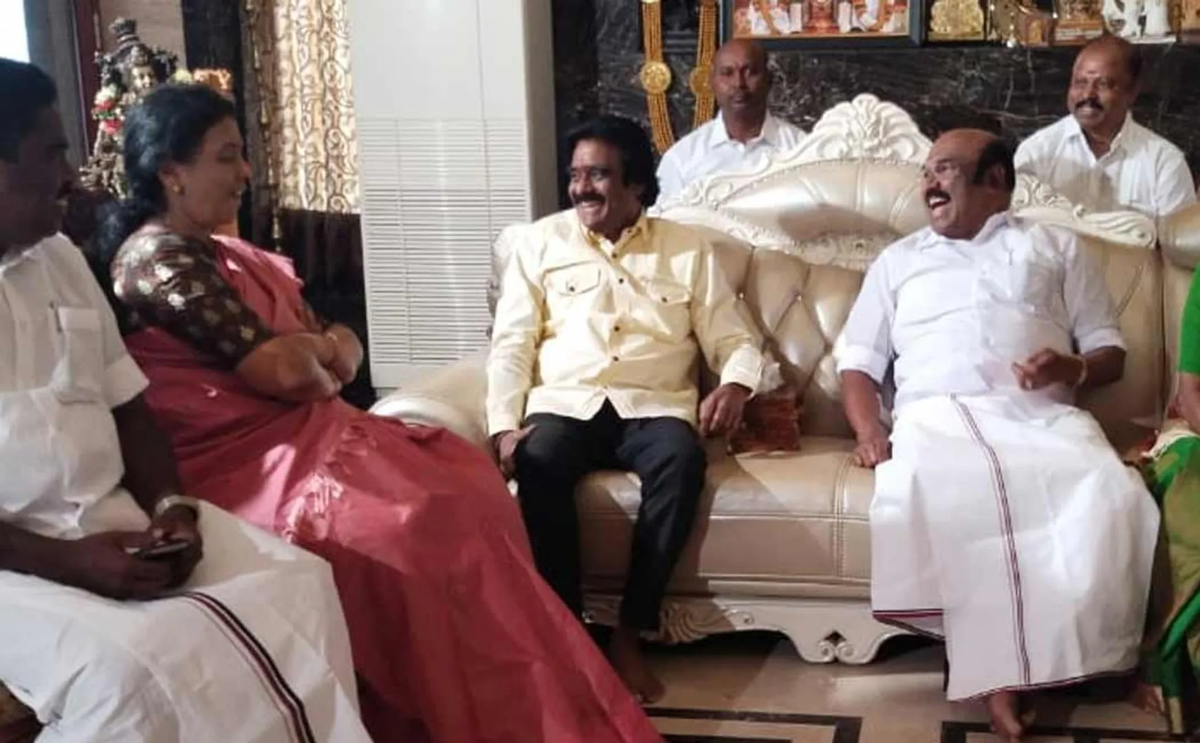 AIADMK executive meeting with Devanathan for erode byelection