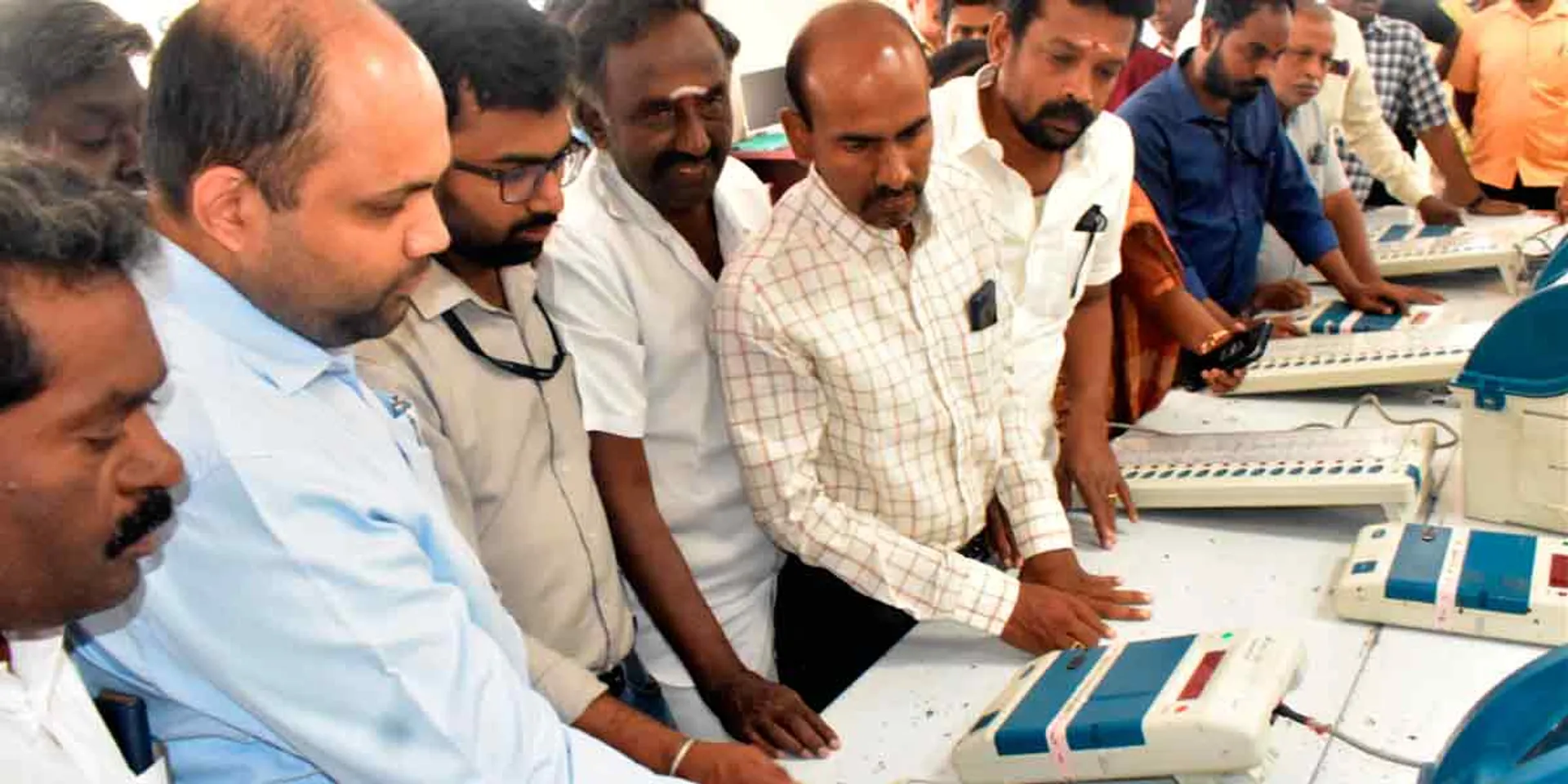 Model polling in Erode East