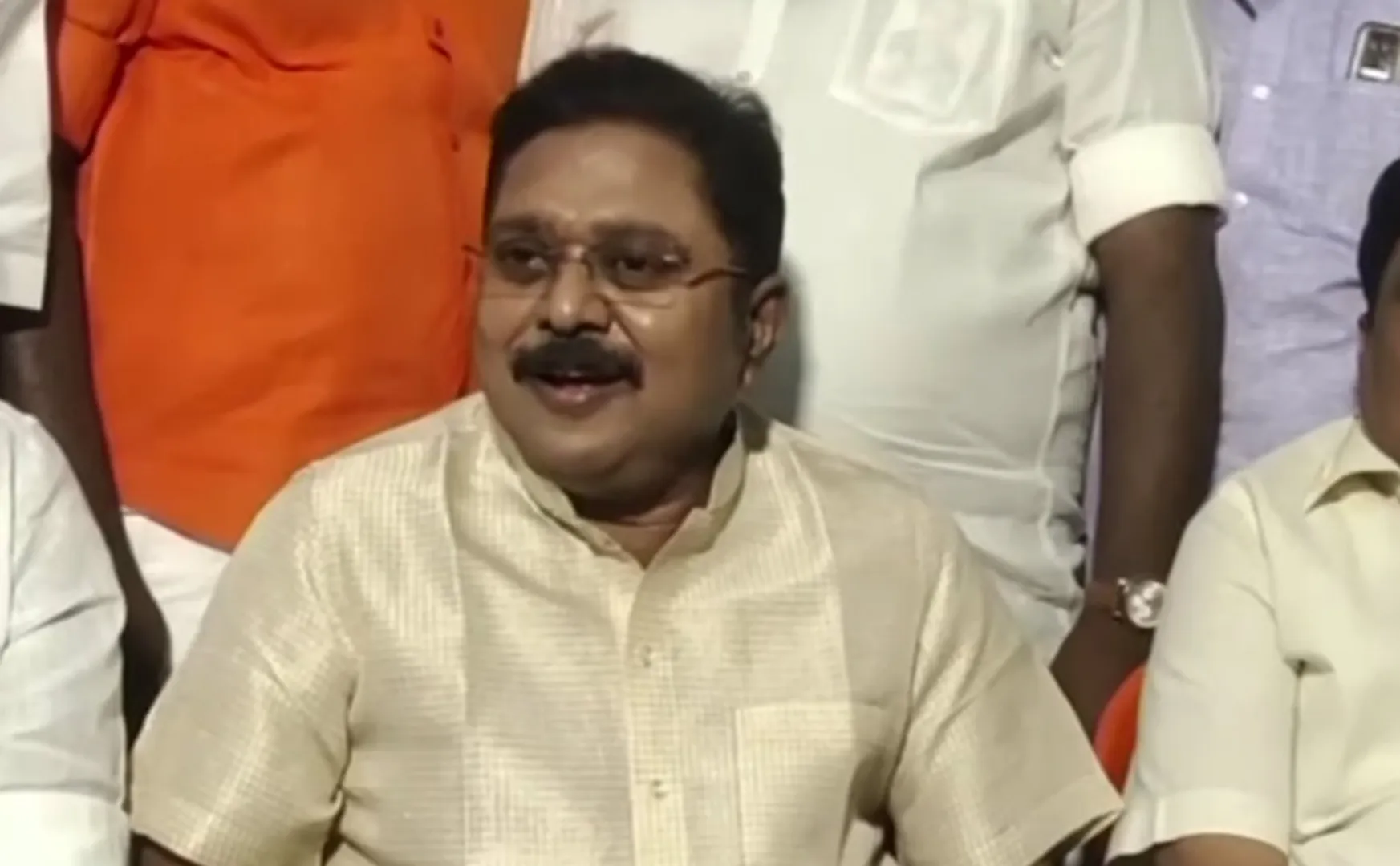 ttv Dhinakaran said that I can also contest in Erode East by-election