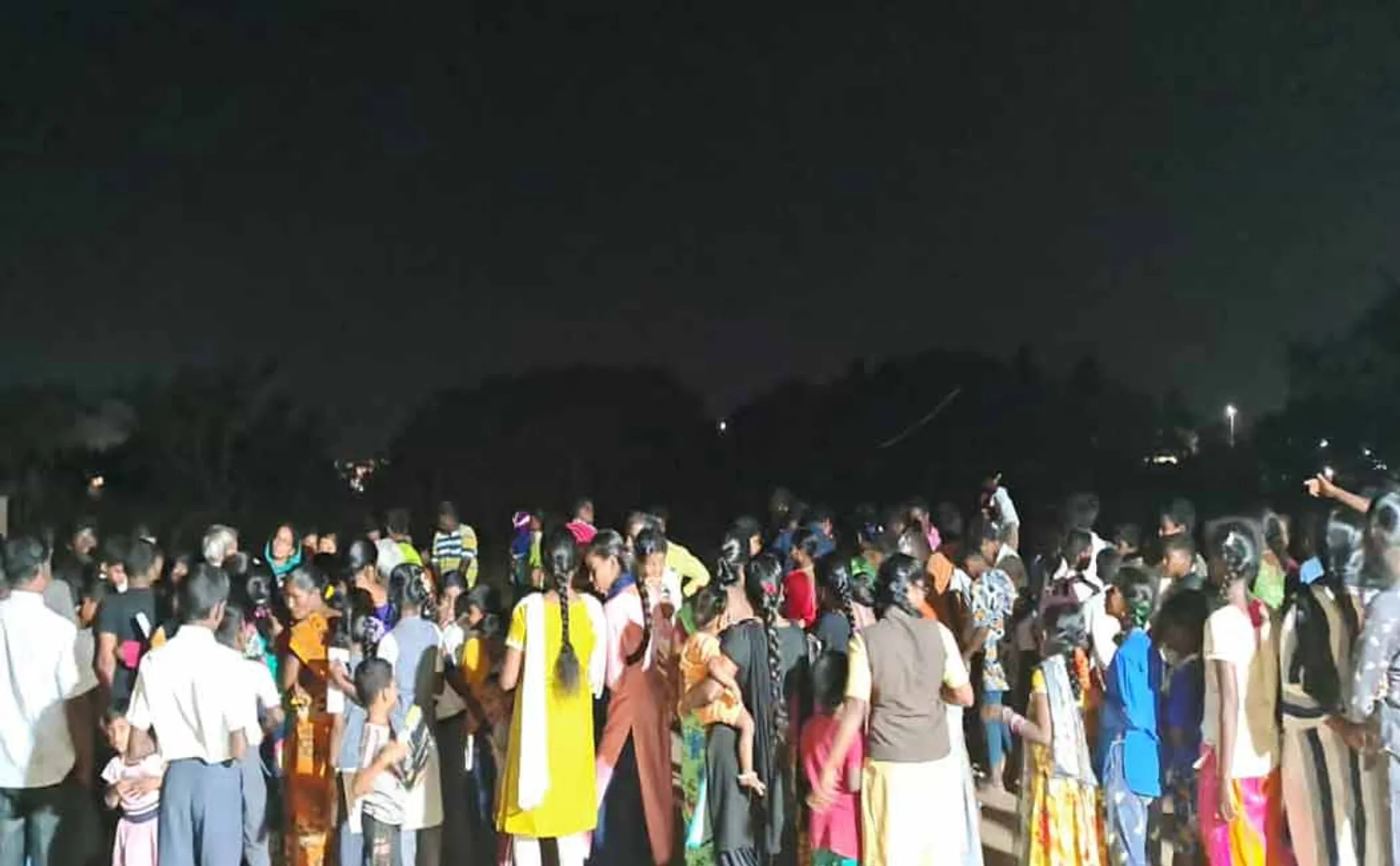 trichy school students seen planets via telescope 