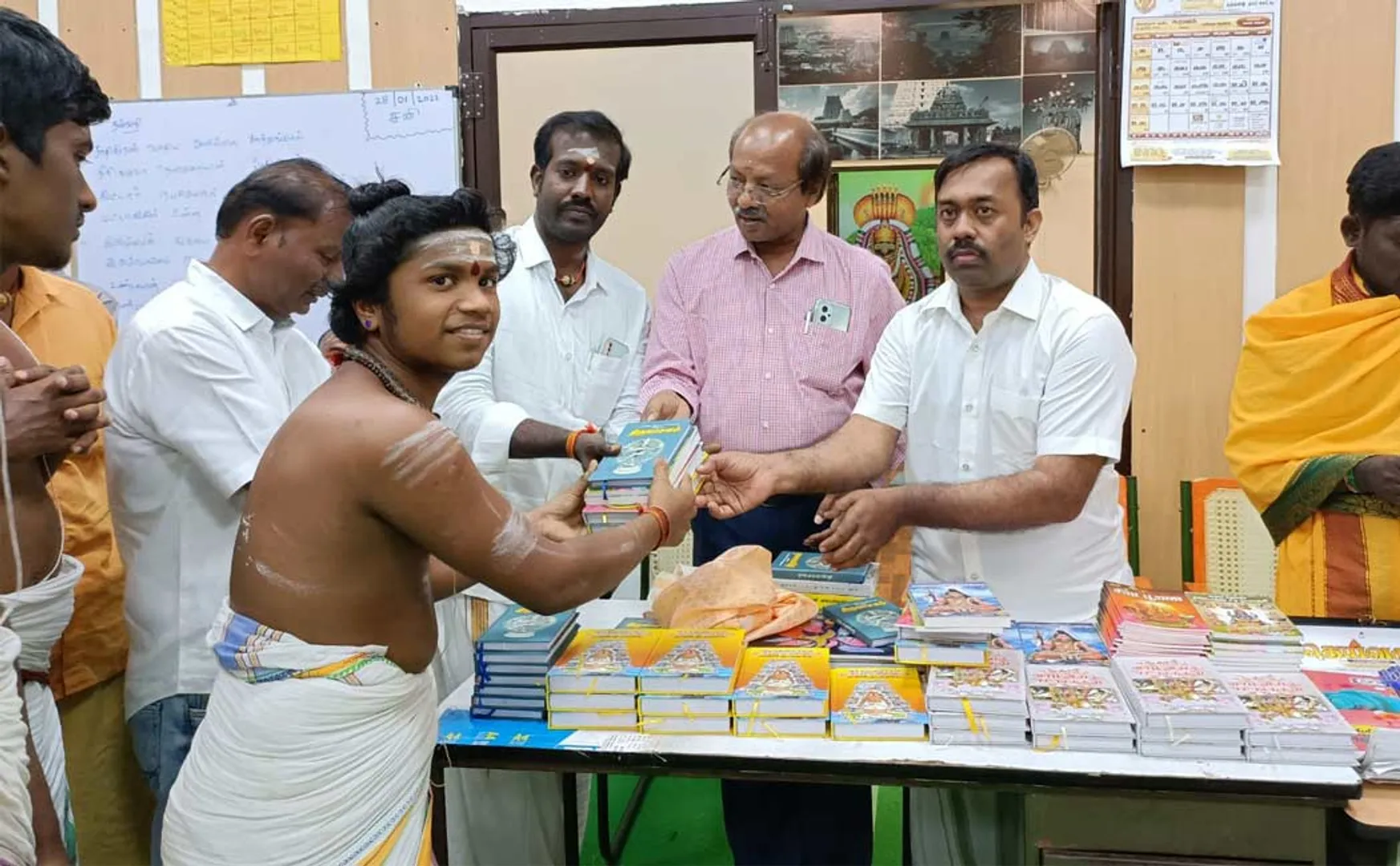Archakar trained association leader said thiruvannamalai temple issue