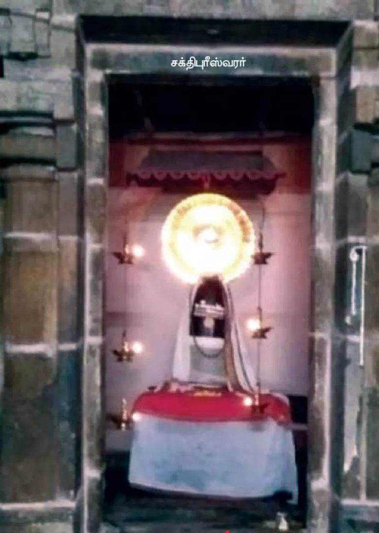 /idhalgal/om/dayalan-who-graces-karunapuri-dr-ira-rajeswaran