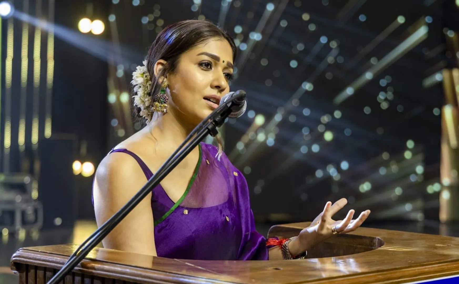 nayanthara speech at college function 