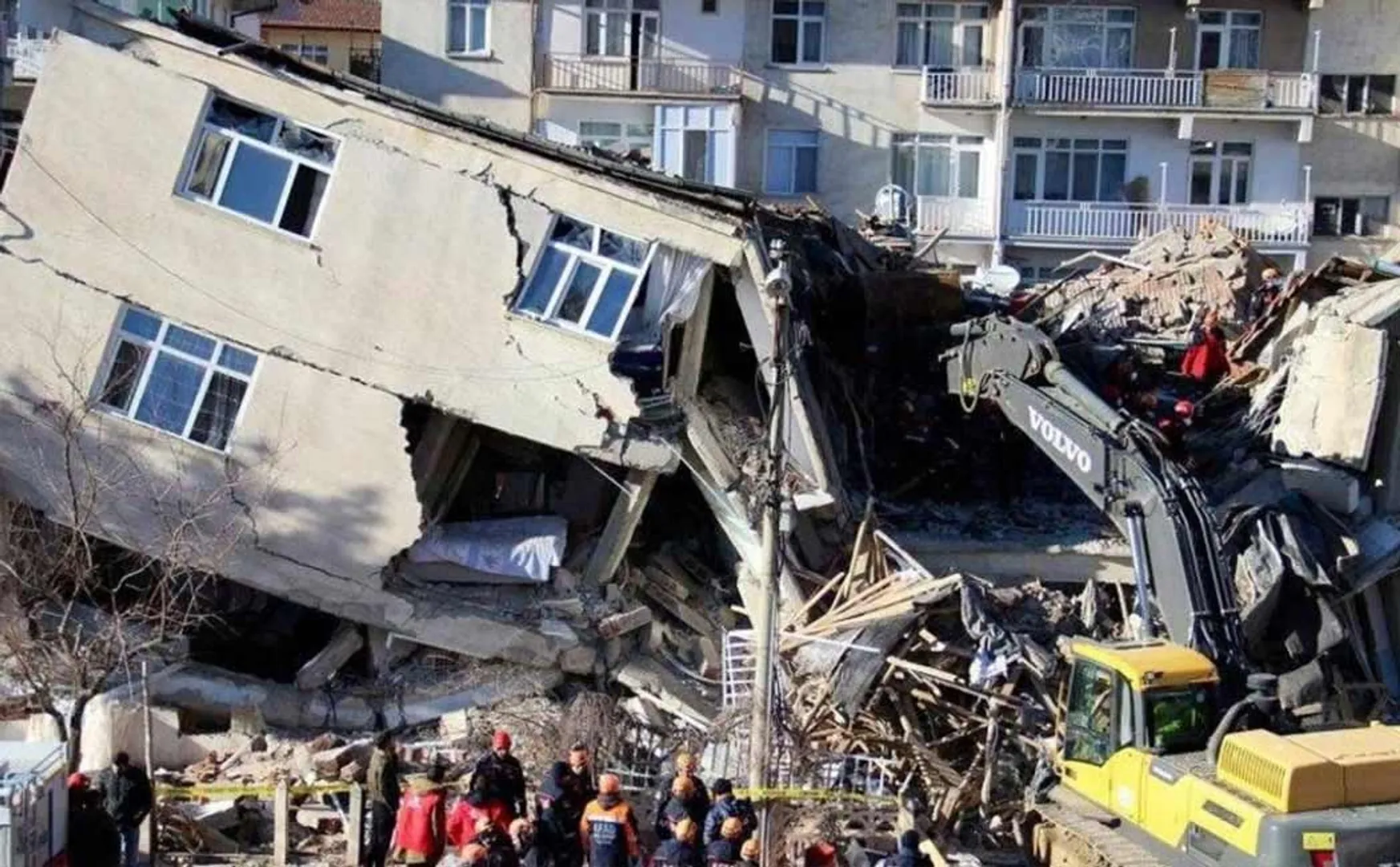 Earthquake hits Turkey for 2nd day