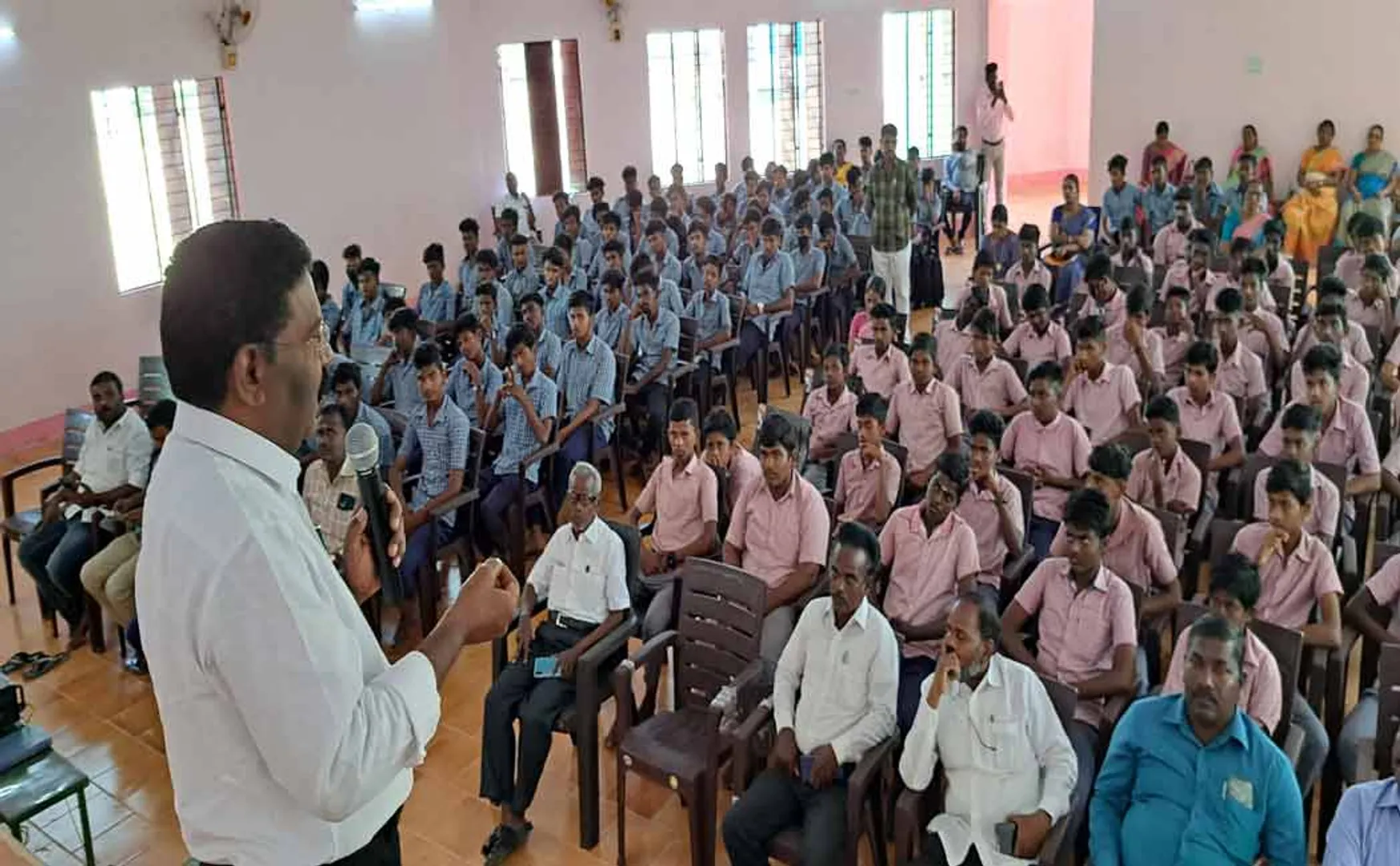 kaattumannaarkovil mla sinthanaiselvan student advice 