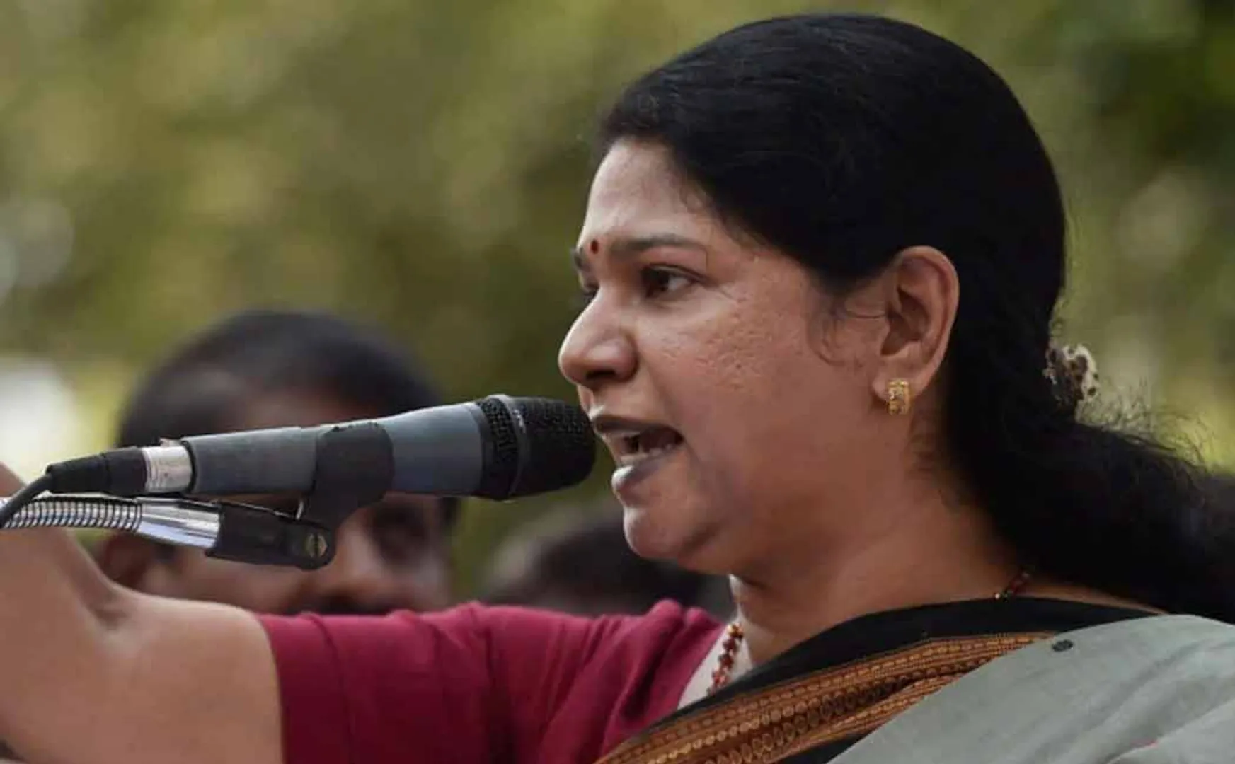 Kanimozhi's response to Palaniswami's speech on M.K.Stalin