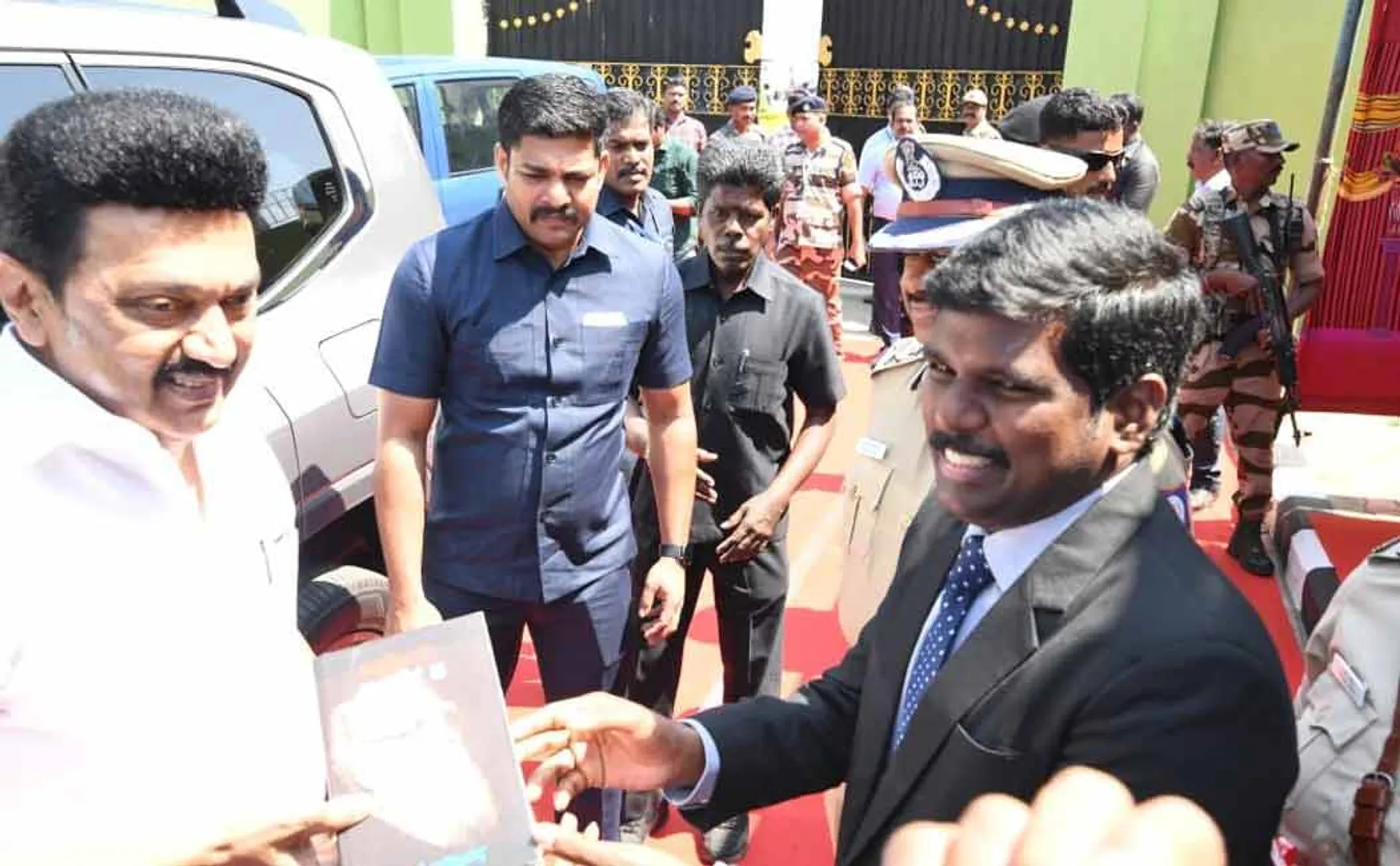tamil teacher meet cm stalin in trichy airport 