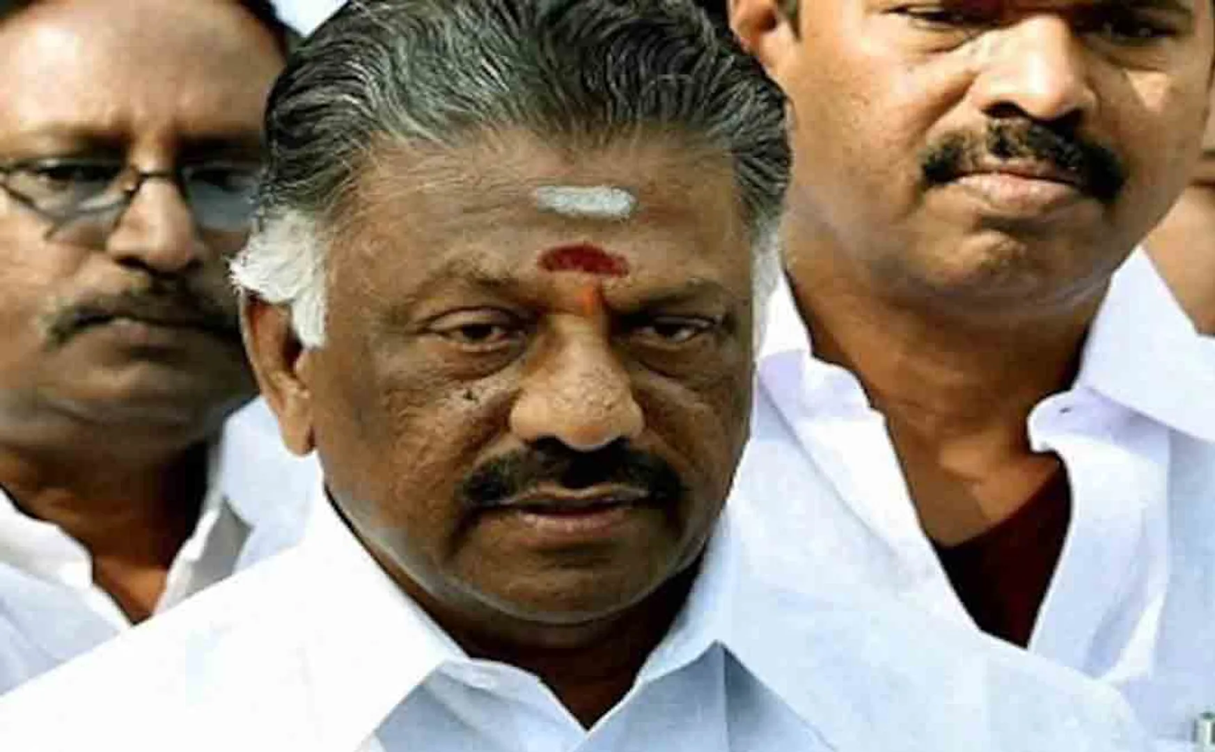 Unresponsive OPS; Shock treatment given by District Secretary