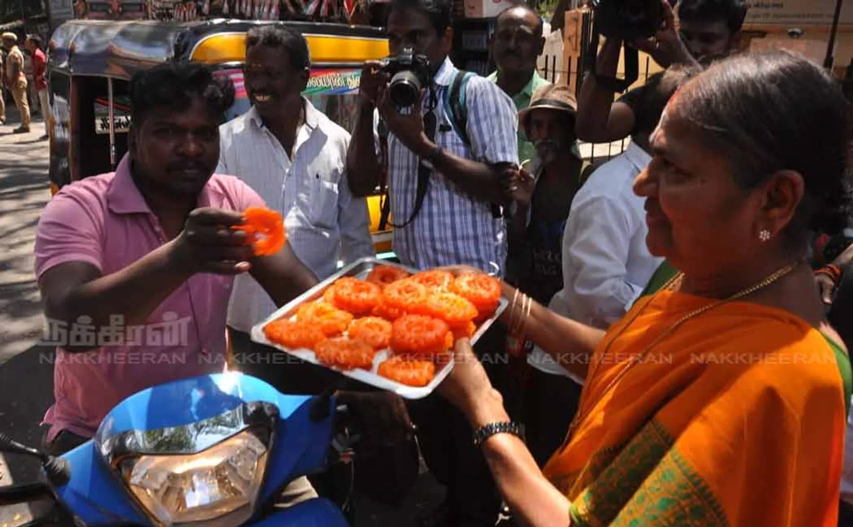 admk valarmathi celebrate general body meeting supreme court judgement