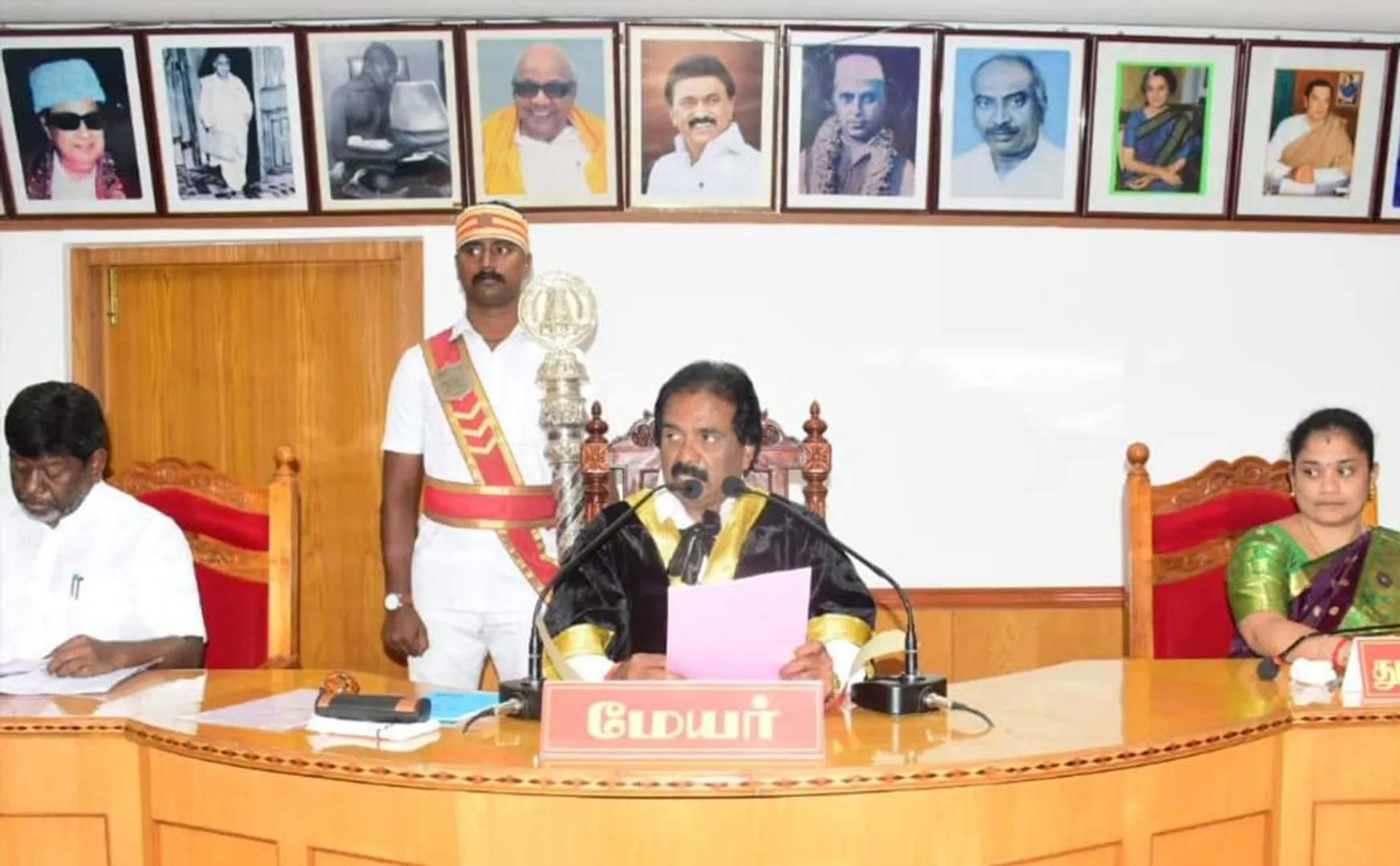 AIADMK-DMK Clash  Trichy Corporation Meeting 