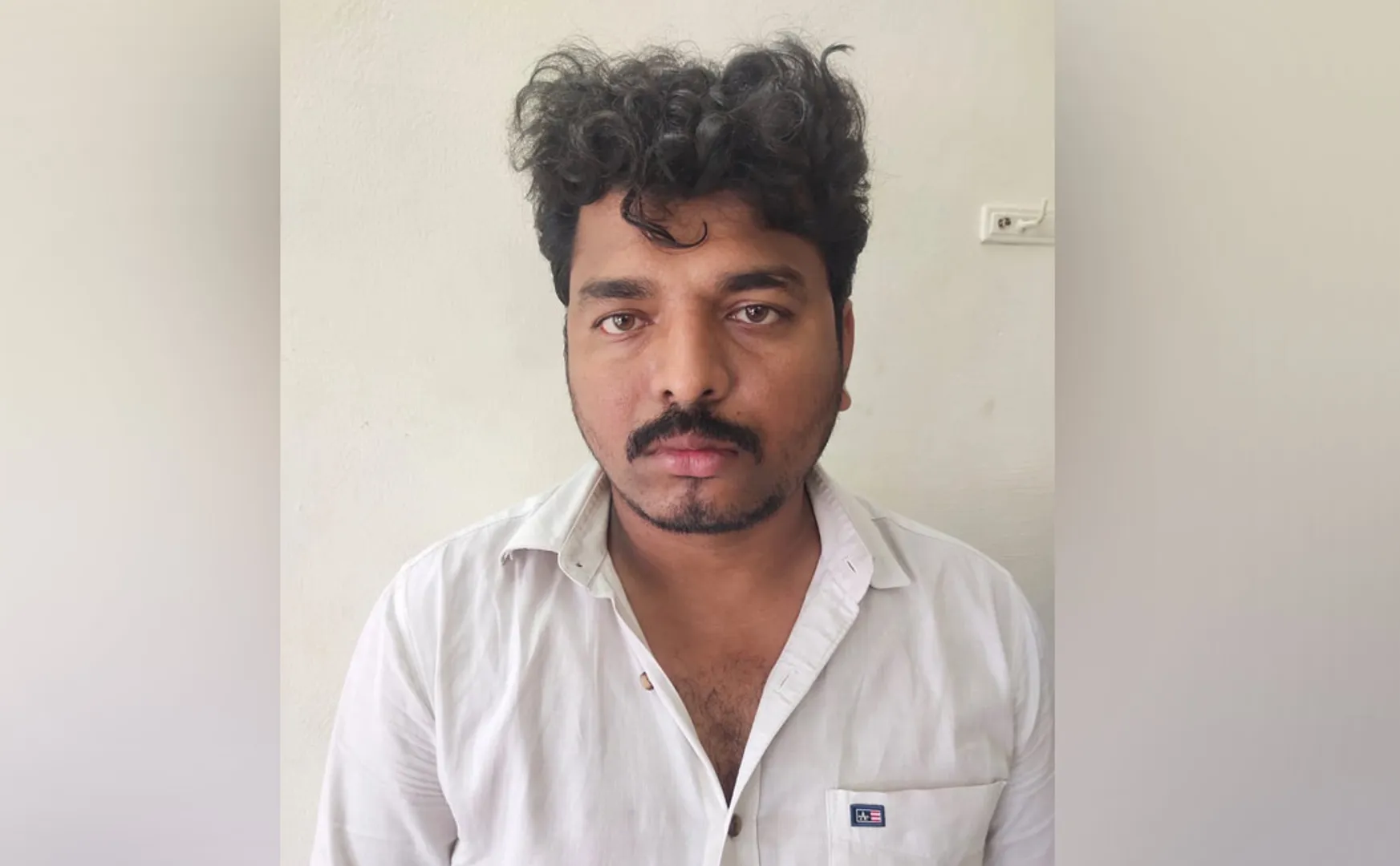 Youth arrested for fraud by pretending to be an IAS officer