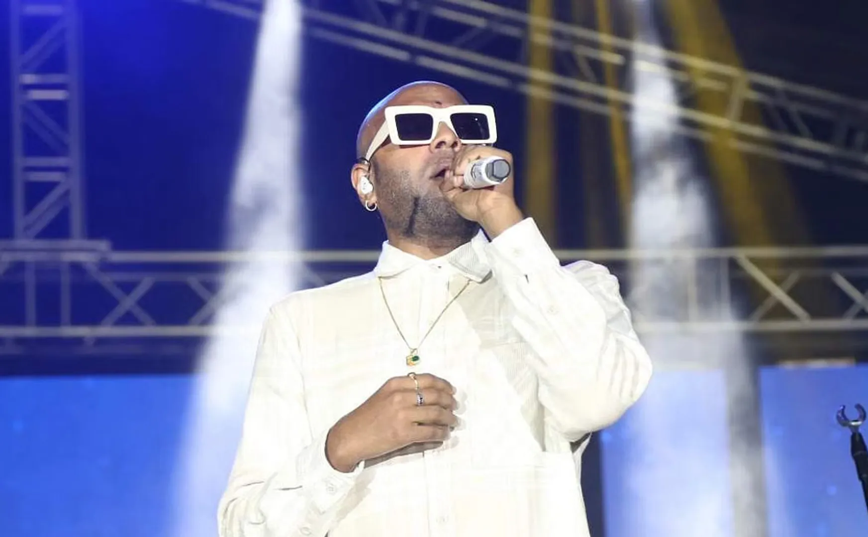 Singer Benny Dayal accident in live concert
