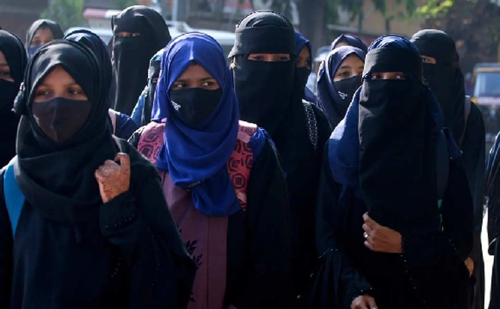  Pakistan  government has made it compulsory for schoolgirls to wear hijab