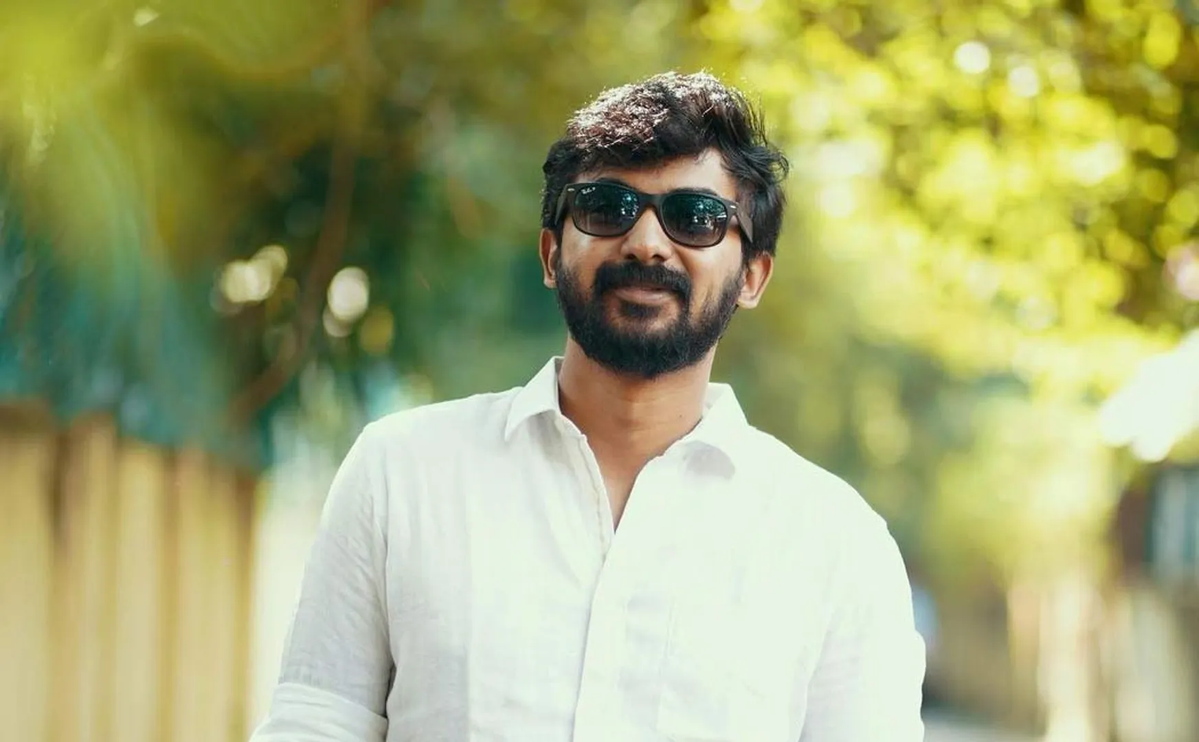 2 brothers in money fraud using actor dharshan photo fake id 