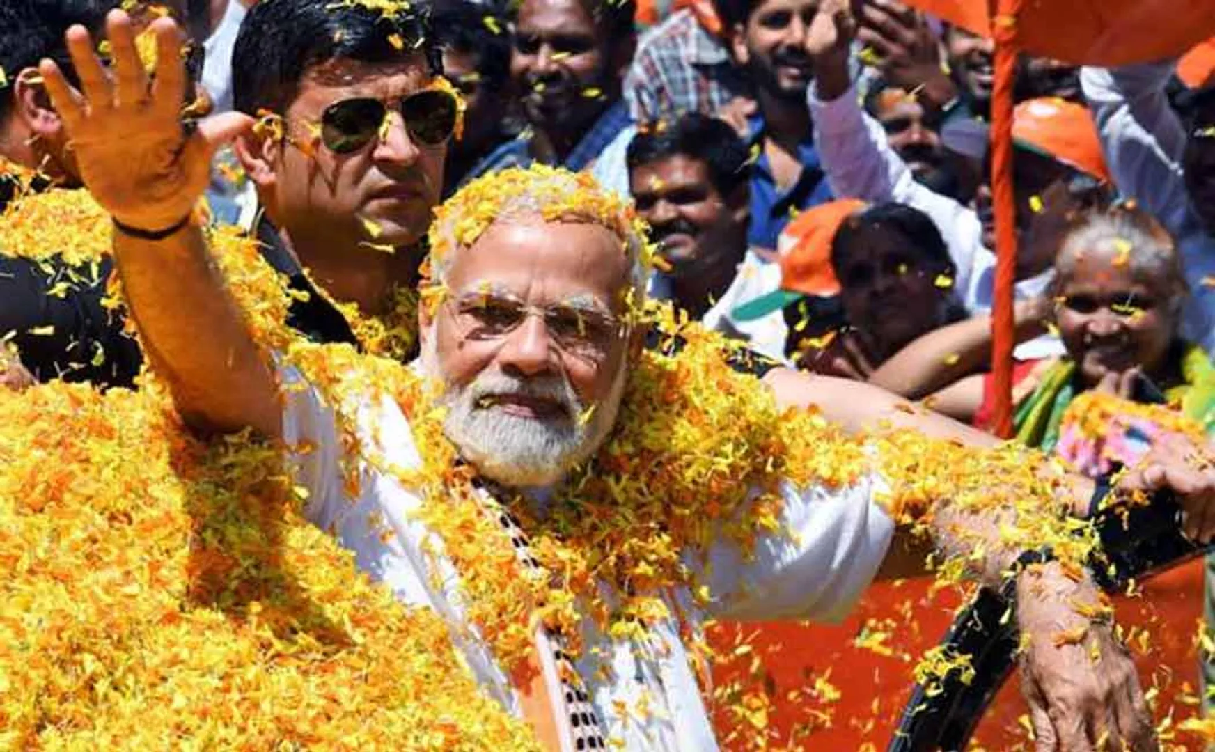 "Congress wants to dig a grave me" PM Modi in Karnataka