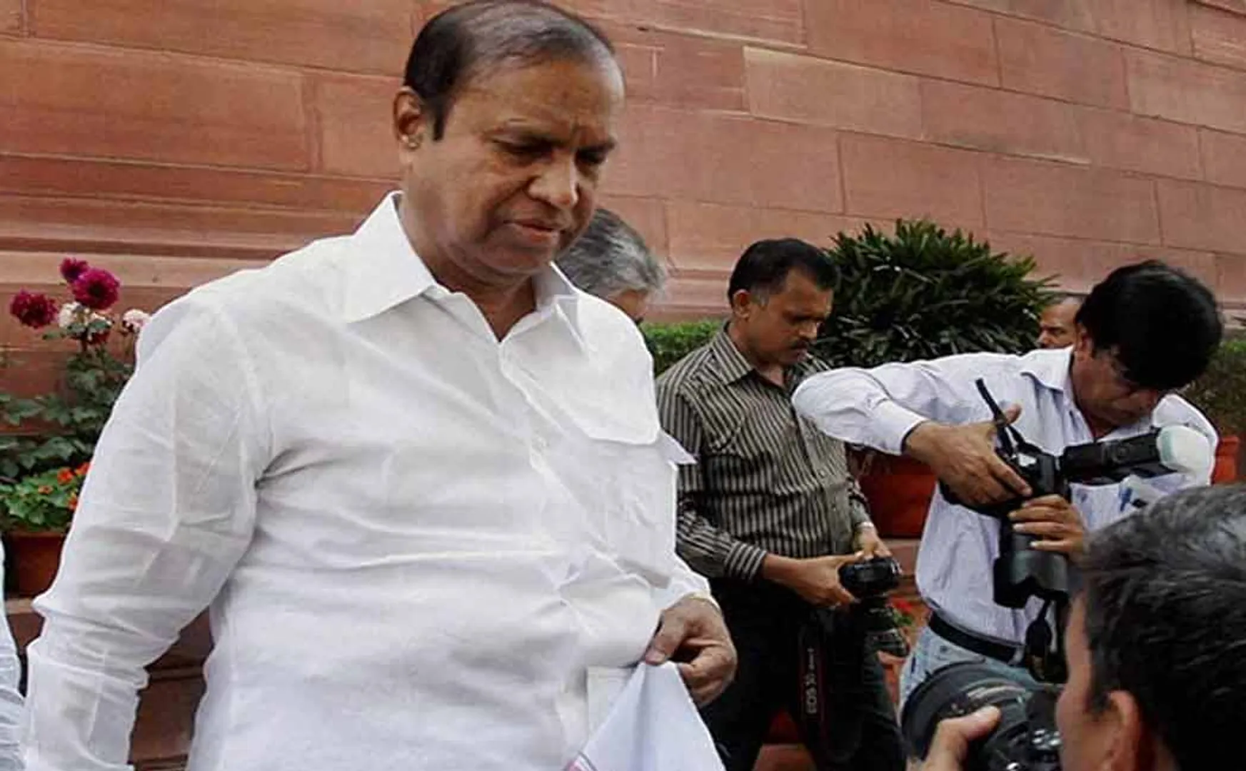 DMK Congress Walkout in Parliament; What happened there? Description by DR Balu