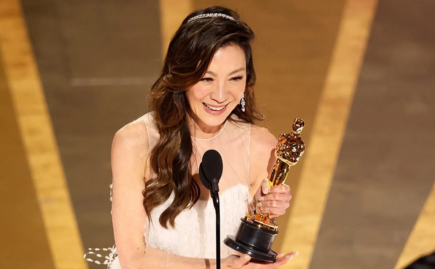 Everything Everywhere All at Once movie grab Oscars with 7 wins