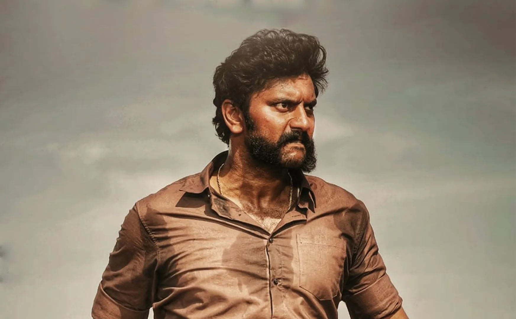arul nithi Kazhuvethi Moorkkan first look released