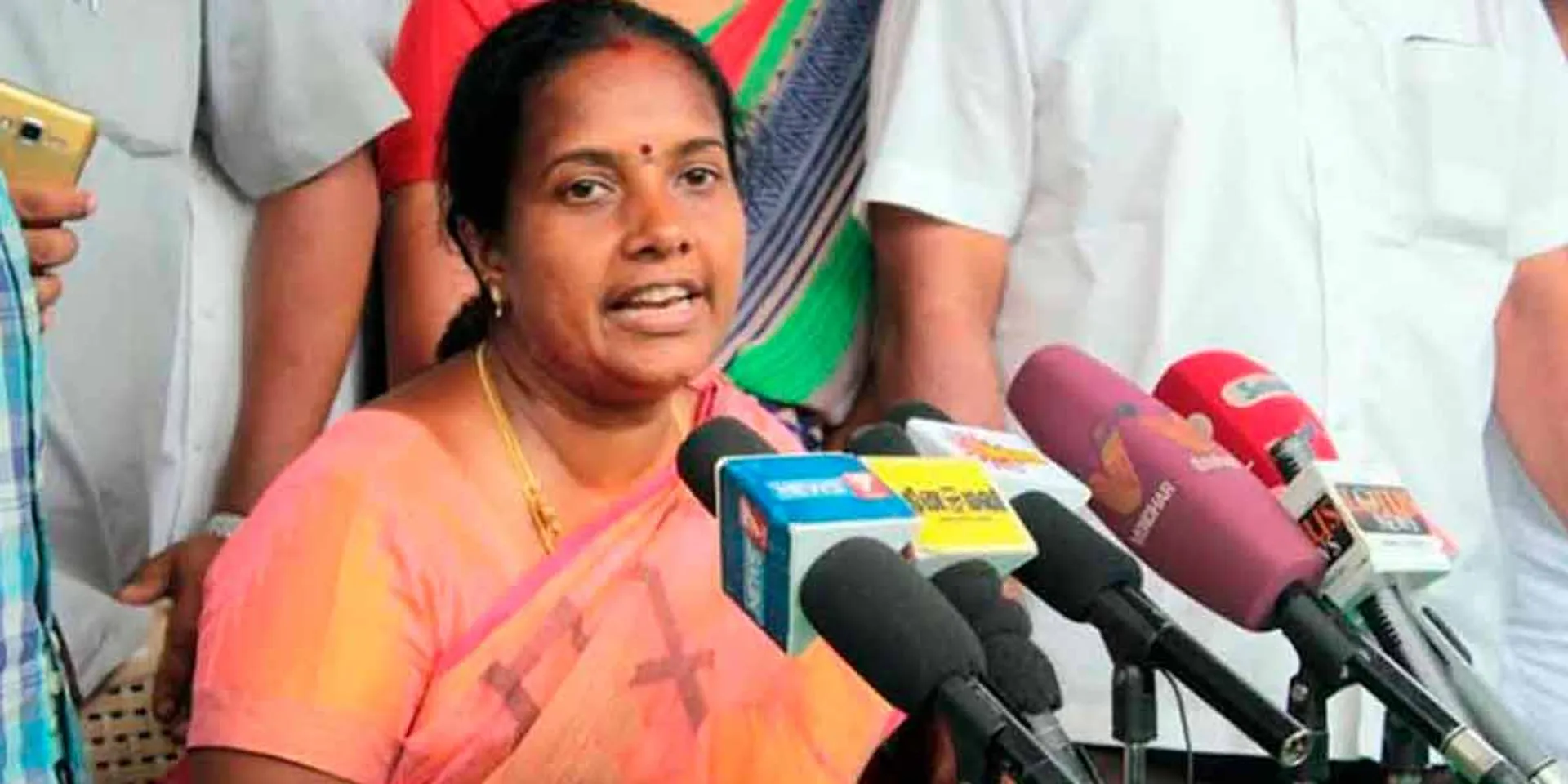 "Education Minister should spend time with a friend and pay attention to this" - Vanathi Srinivasan Kattam