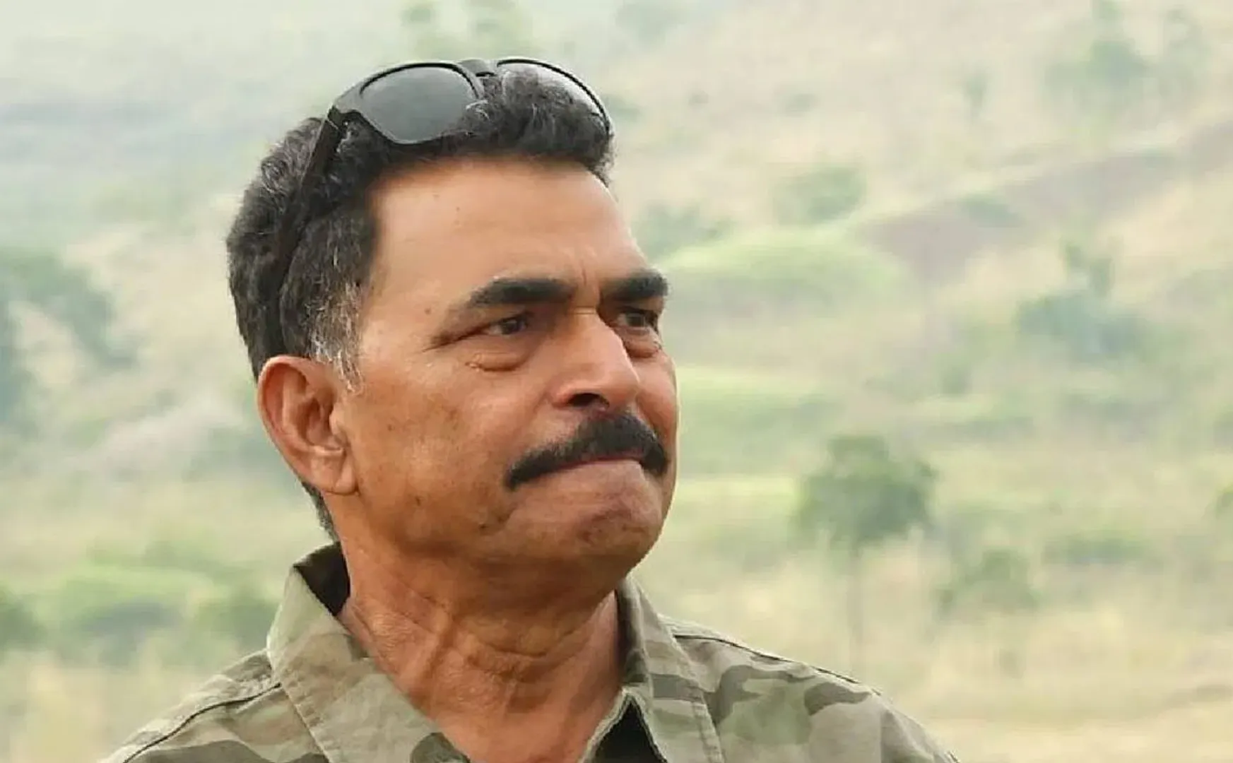 Actor Sayaji Shinde faces bee attack during replantation drive in Maharashtra  Read more at: https://www.deccanherald.com/national/west/actor-sayaji-shinde-faces-bee-attack-during-replantation-drive-in-maharashtra-1200080.html