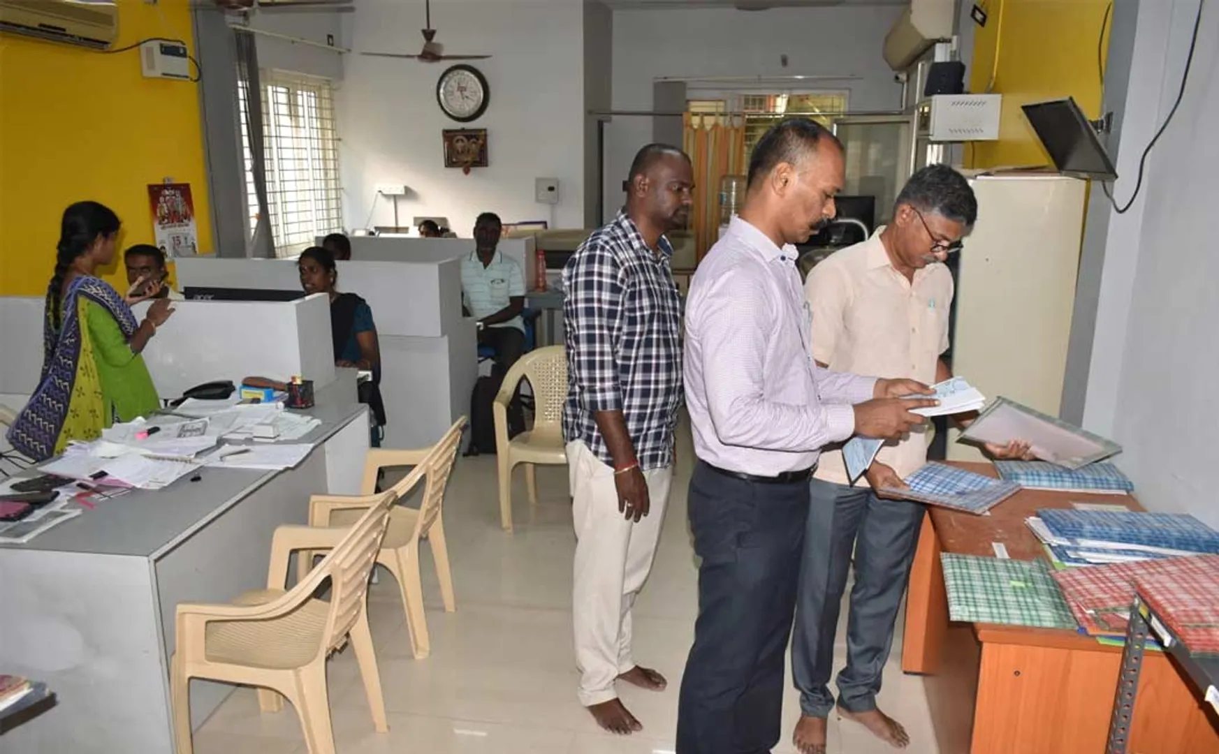  5 lakh seized in the anti-bribery department in the Cuddalore corporation