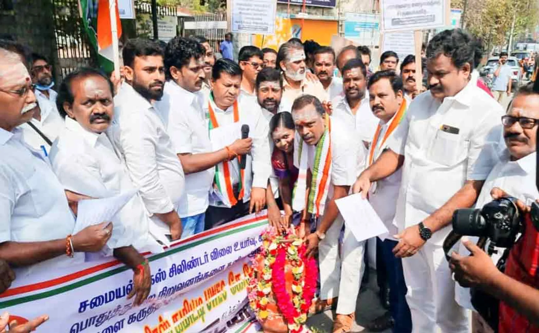 trichy congress committee against for bjp government issues