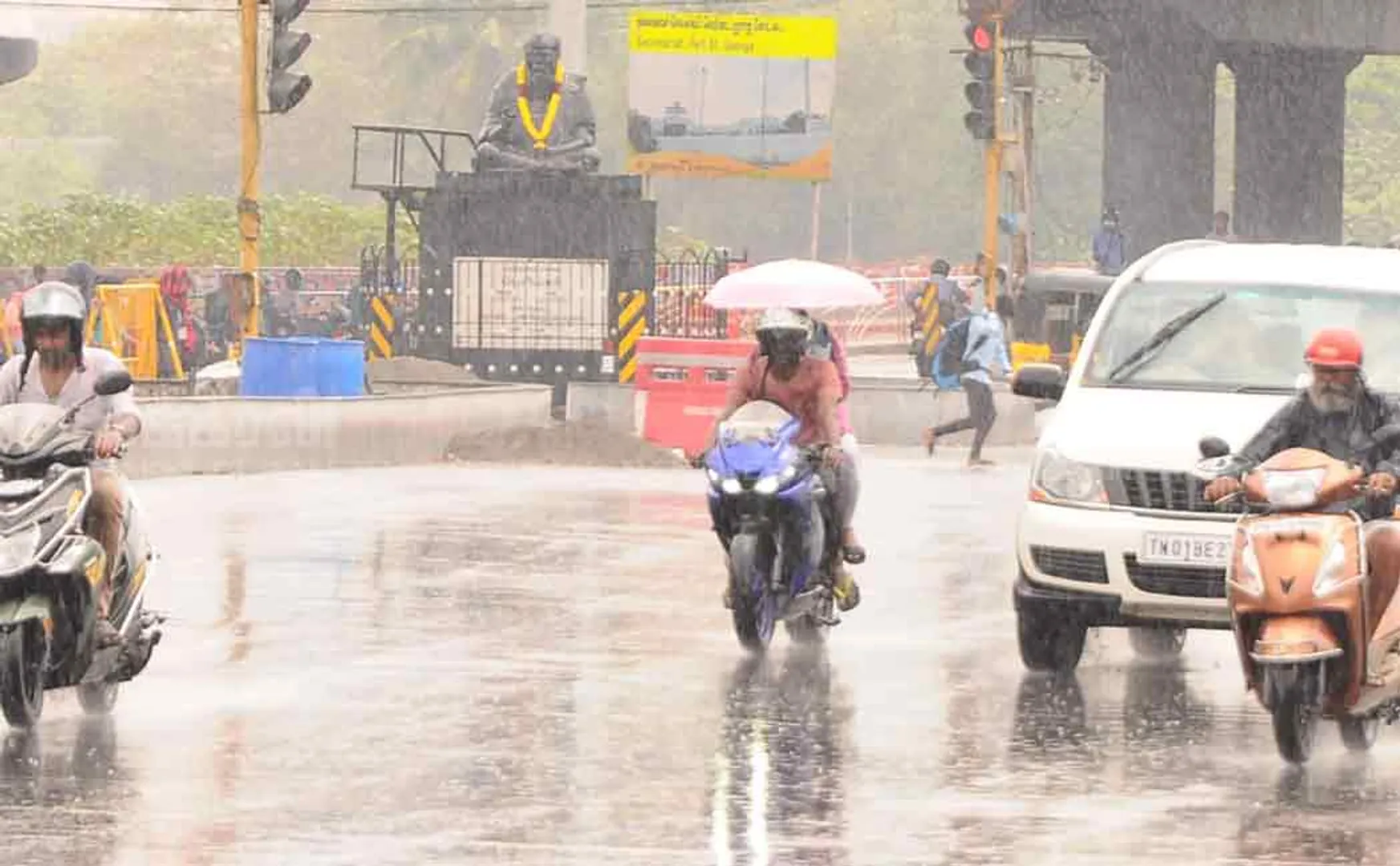 sudden rain chennai people happy 