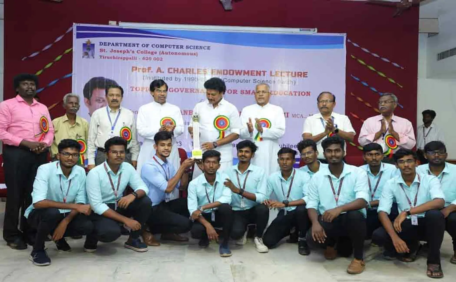 minister anbil mahesh poyyamozhi participated in smart education conference 