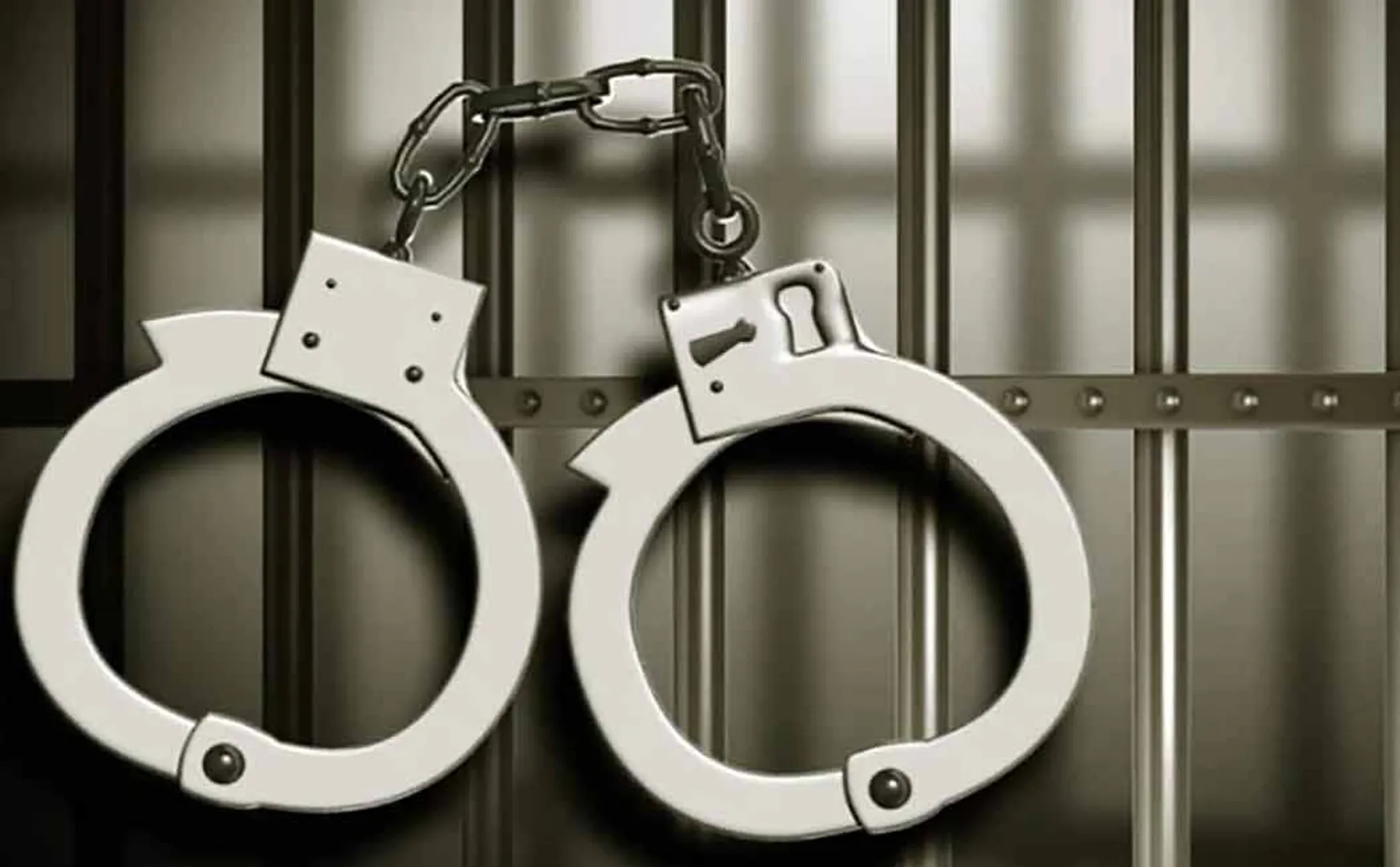 Arrested homeopathic female doctor who violated the ban!