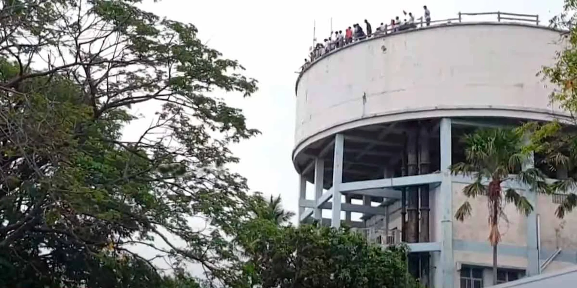 daily wage workers of Public Works Department arrested
