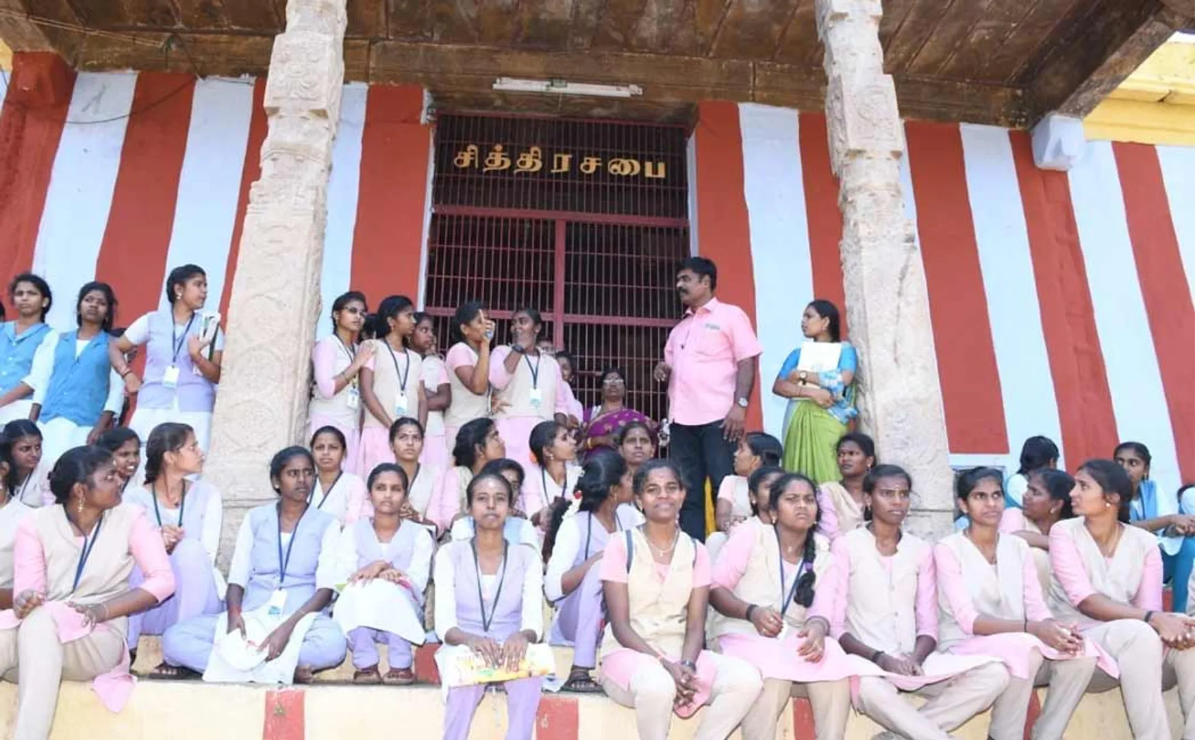 Students marveled at the architecture of the kutralanathar Temple