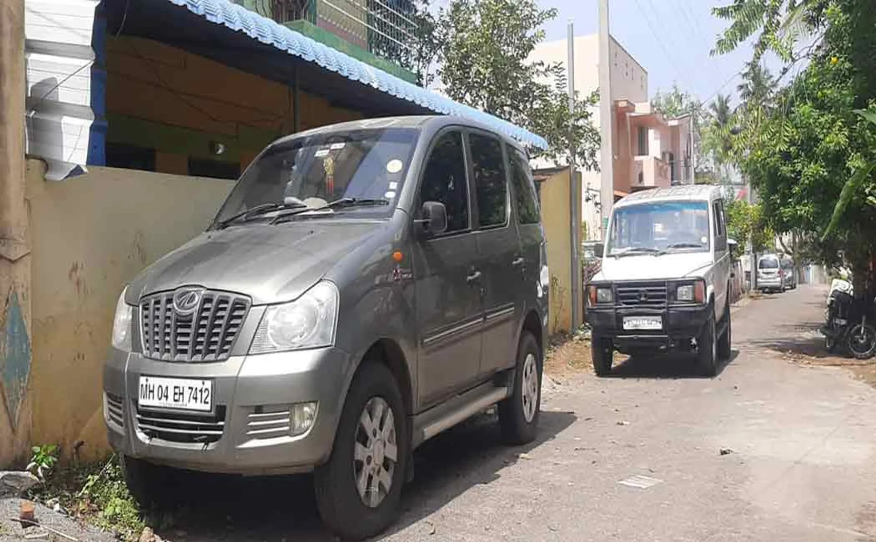 trichy former bank officer issue police captured documents 