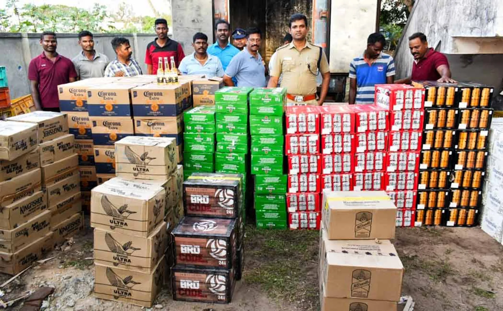 15 lakh liquor bottles smuggled from Puducherry container lorry seized  