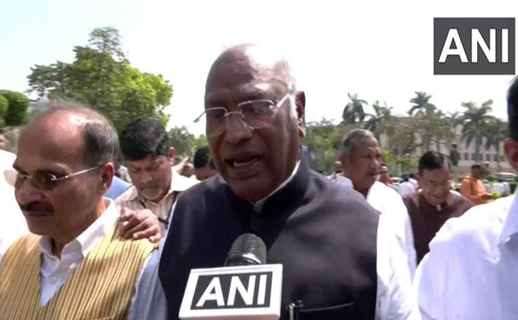 mallikarjuna kharge talks about rahul gandhi current situation