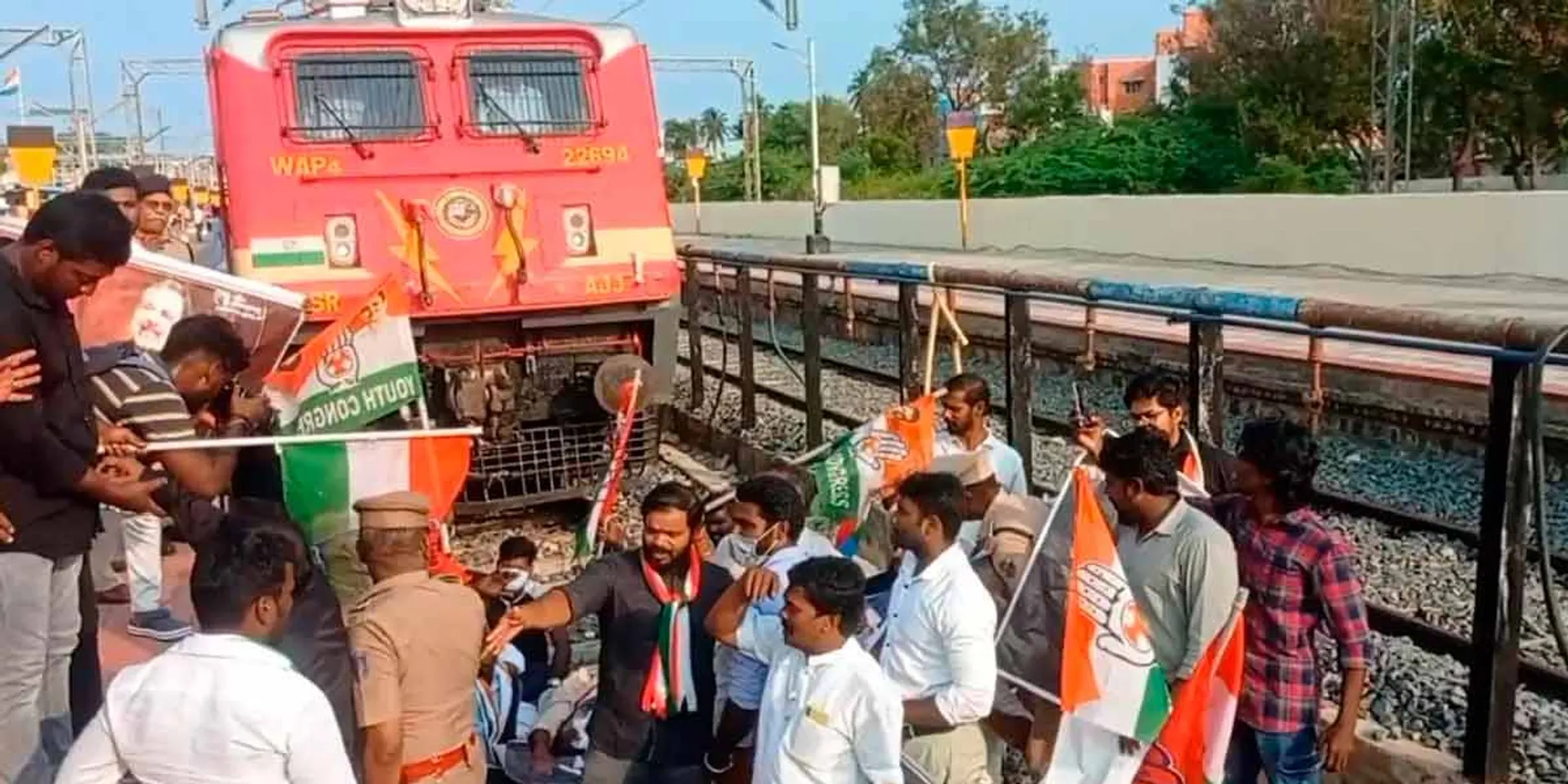  Road and rail blockade in Puducherry