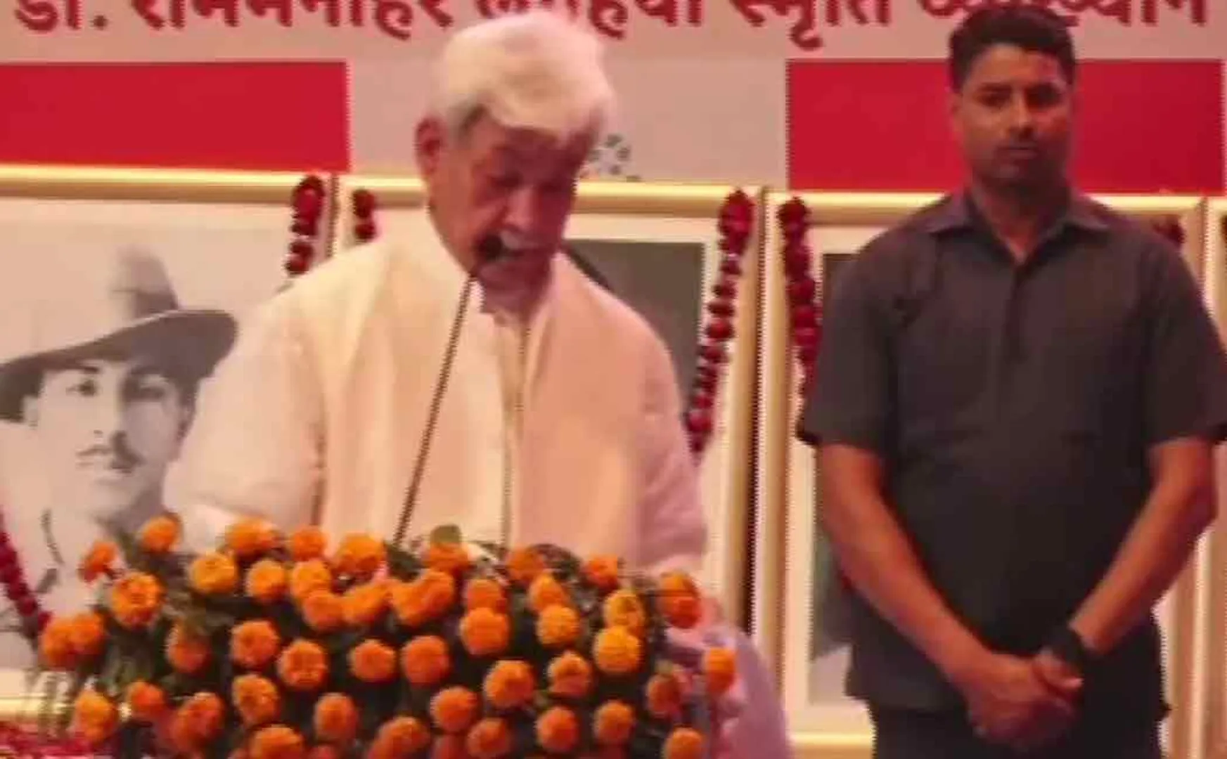 jammu kashmir governor talks about gandhiji educational qualification 
