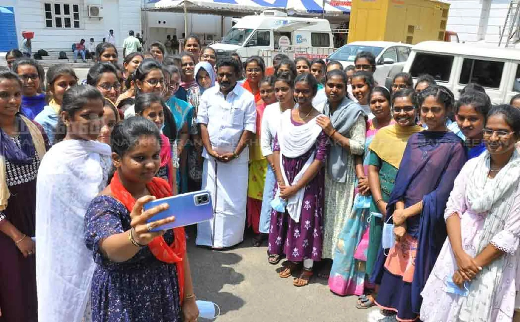 college students visit tamil nadu assembly session