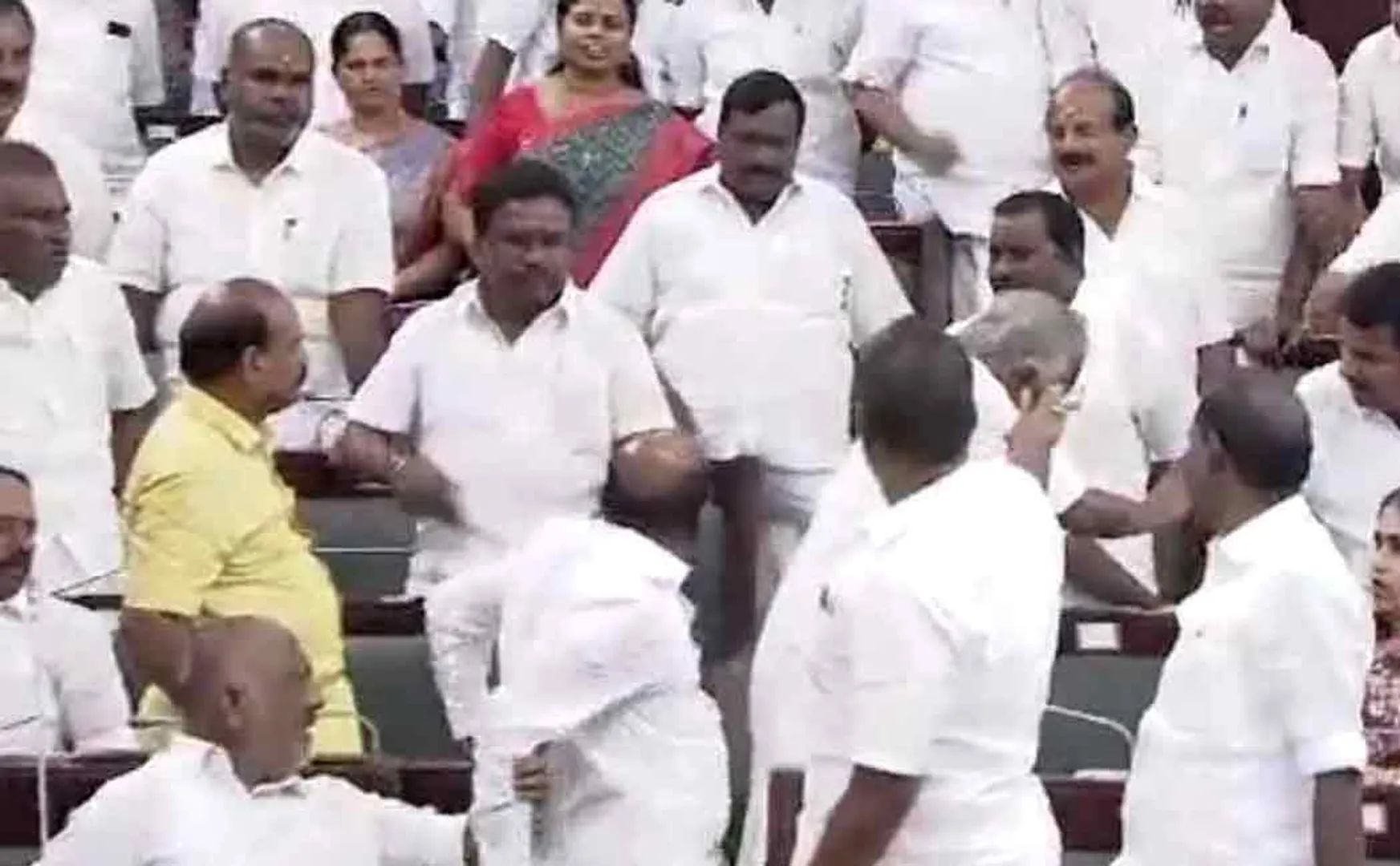 eps team arakkonam mla ravi filed complaint against ops supporters