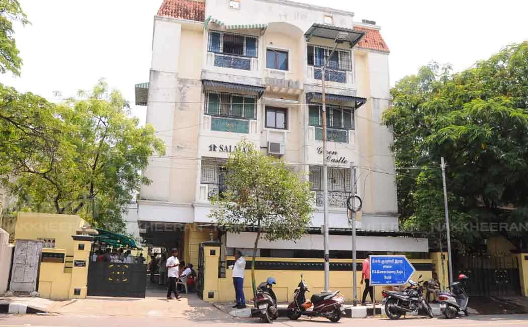 ops house situation after high court judgement for admk general secretary