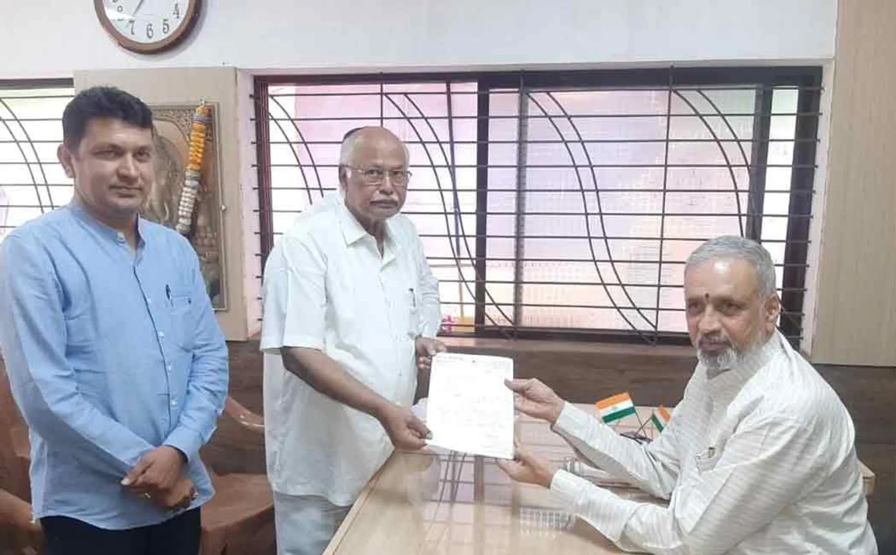 karnataka bjp mla gopala krishna resins issue