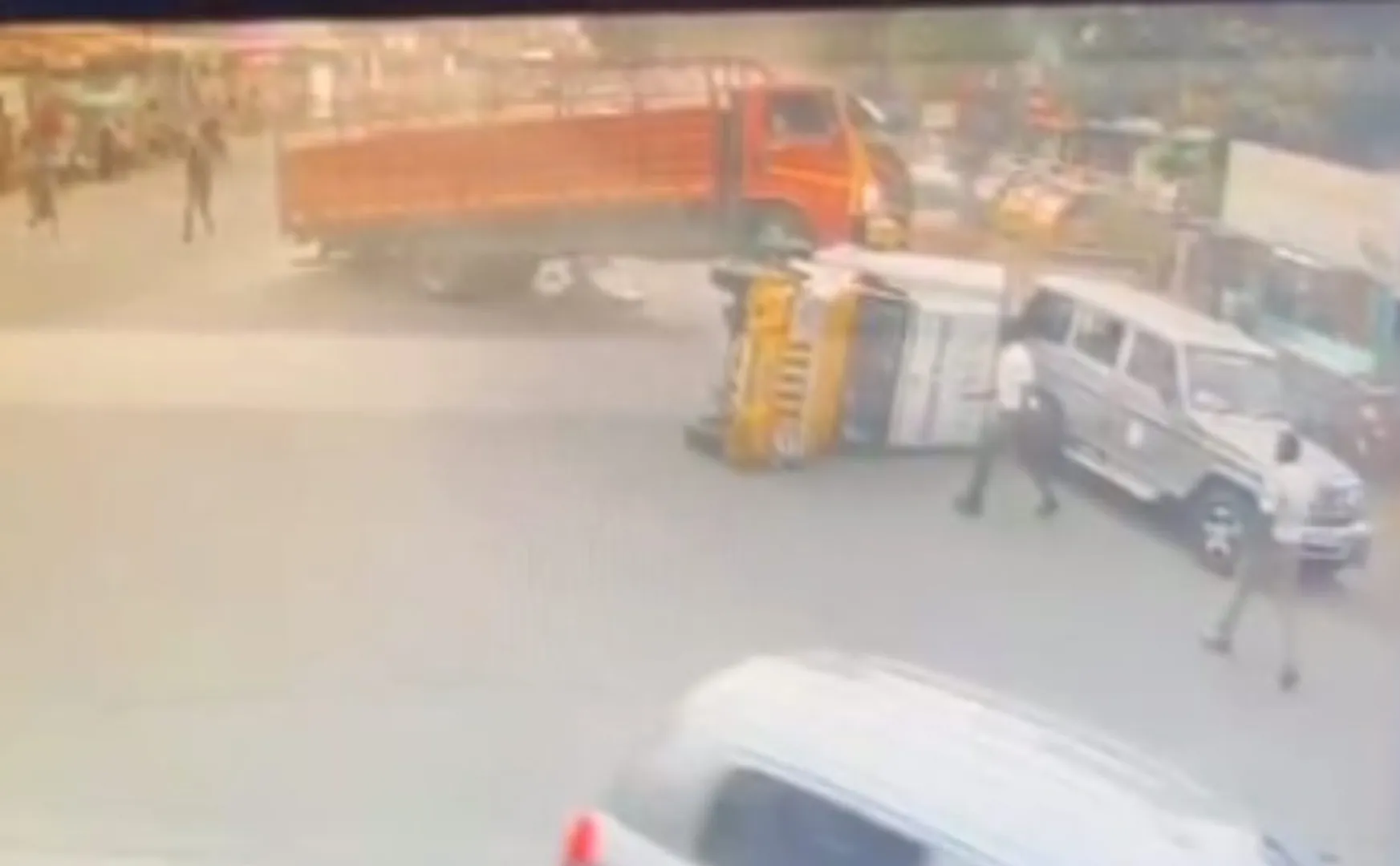 tirupur lorry accident video goes viral