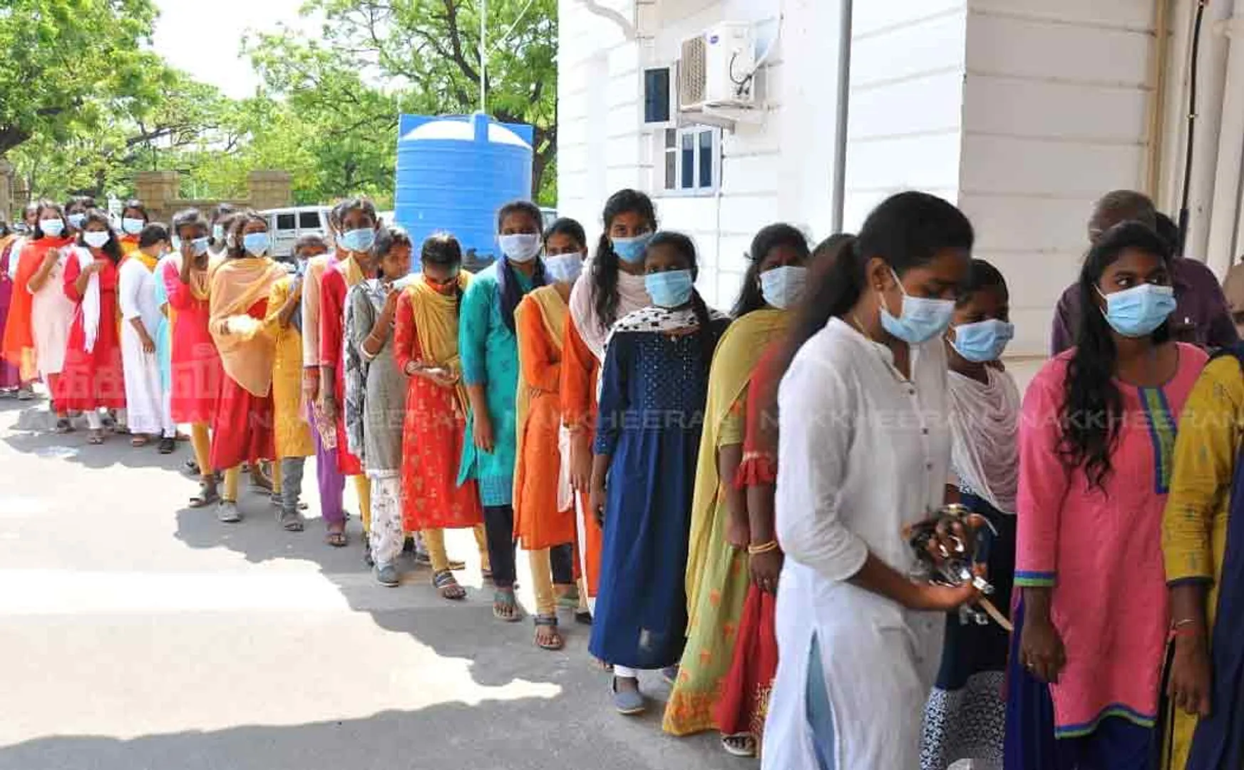 college students arrived to watch tamil nadu assembly session 