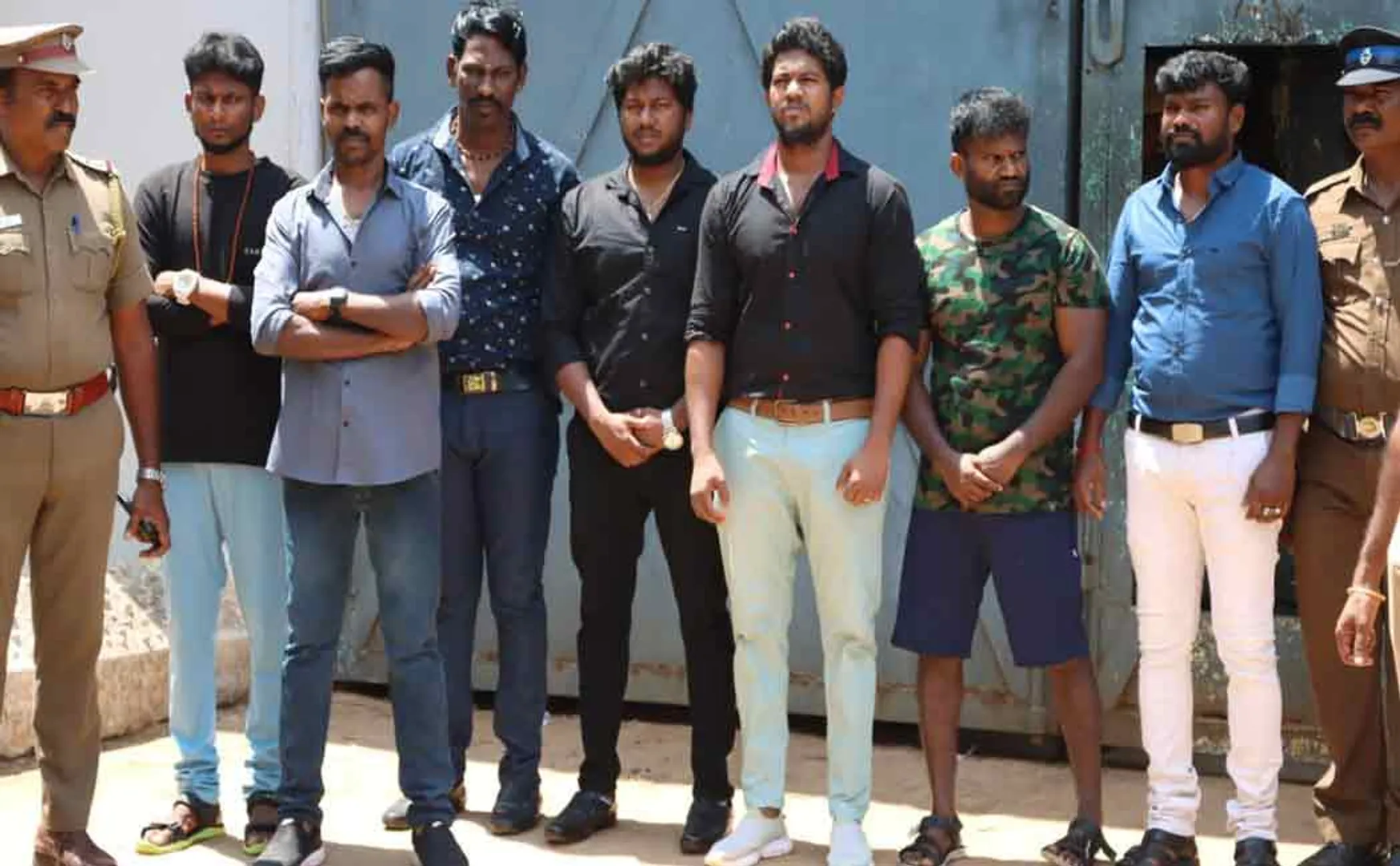 seven srilankan tamil peoples released from special camp in trichy