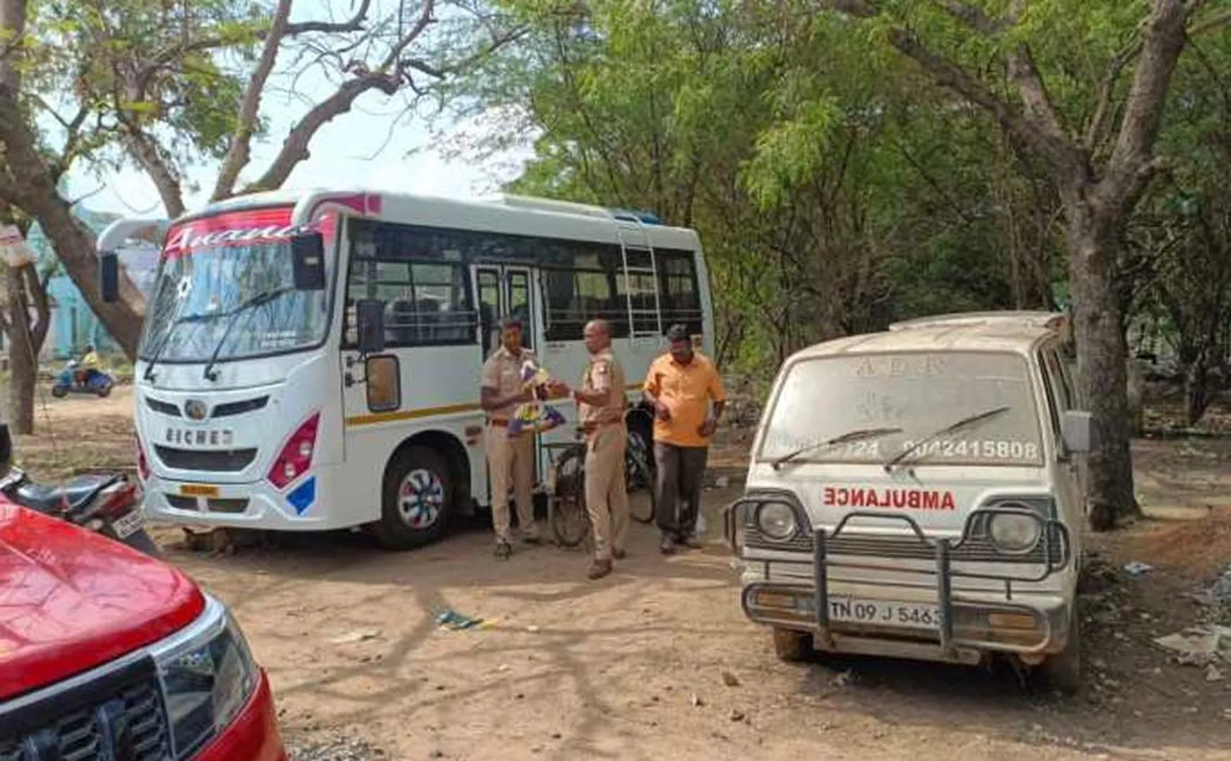 People who sold liquor in violation of government orders in trichy