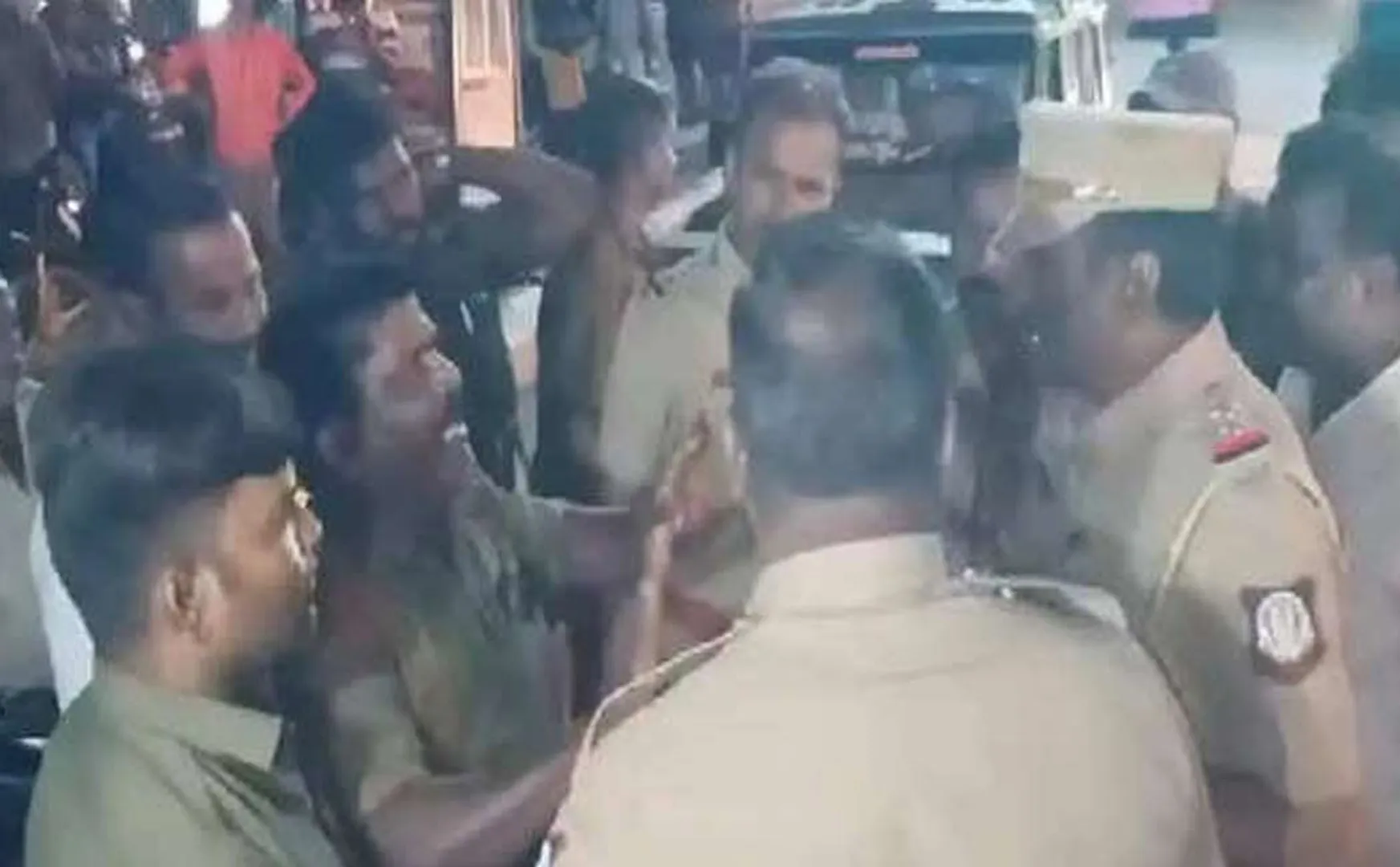 Transgenders assaulted the govt bus driver and conductor