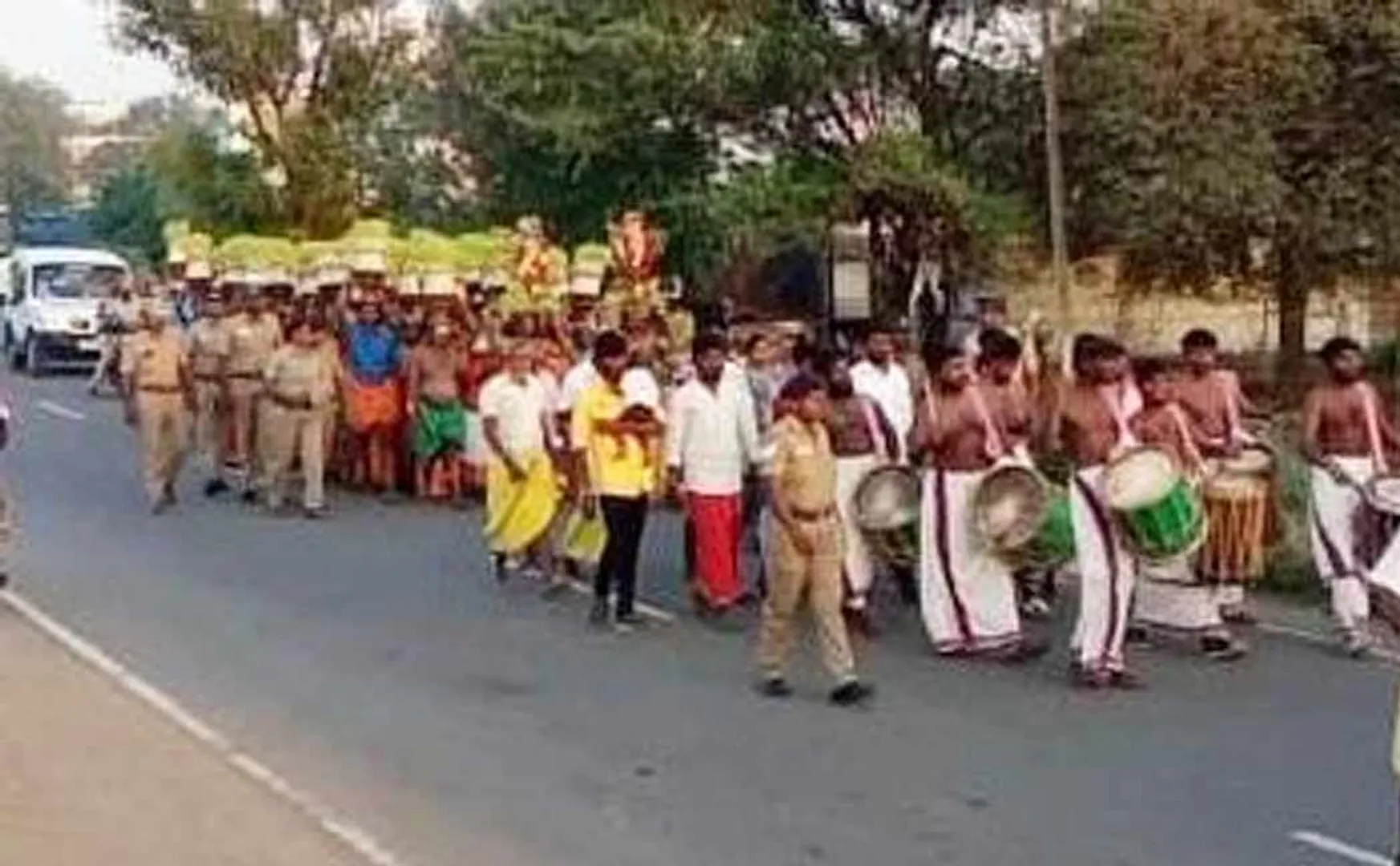 struggle against carrying mulaipari  temple on public road Aruppukottai