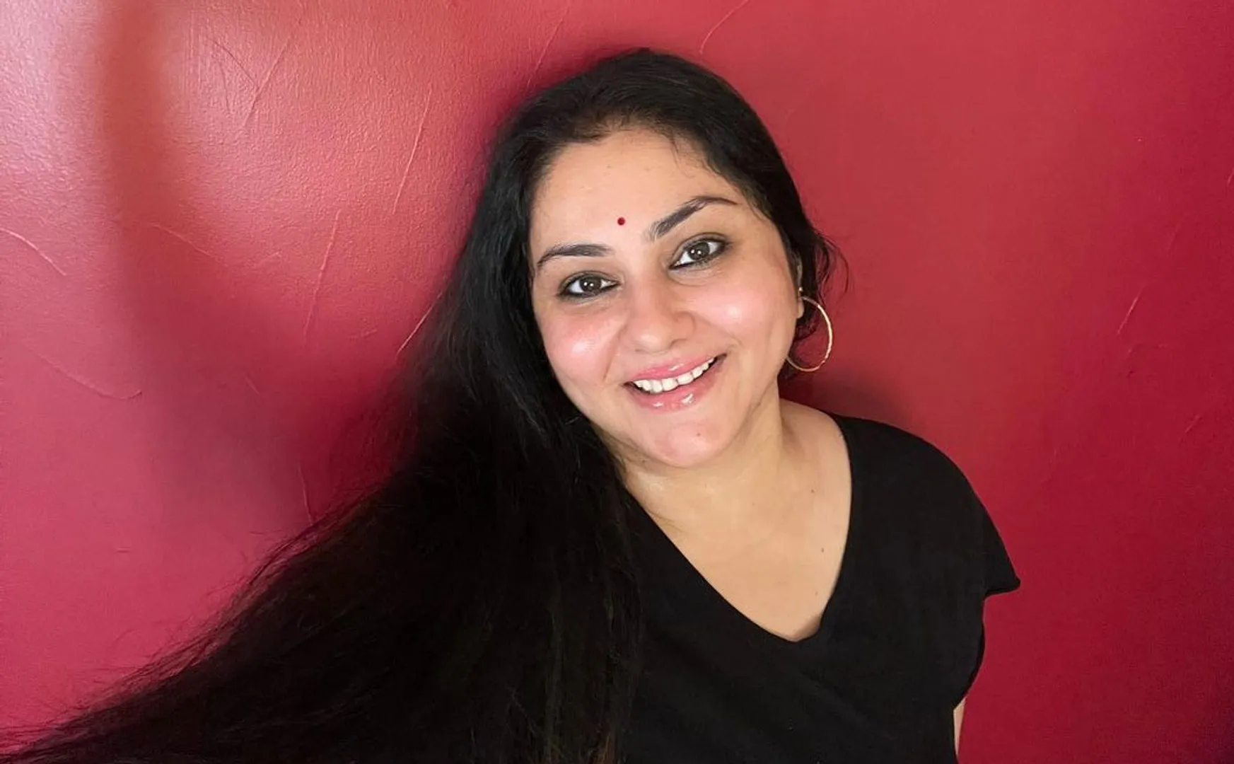 namita wishes for tamil new year celebration 