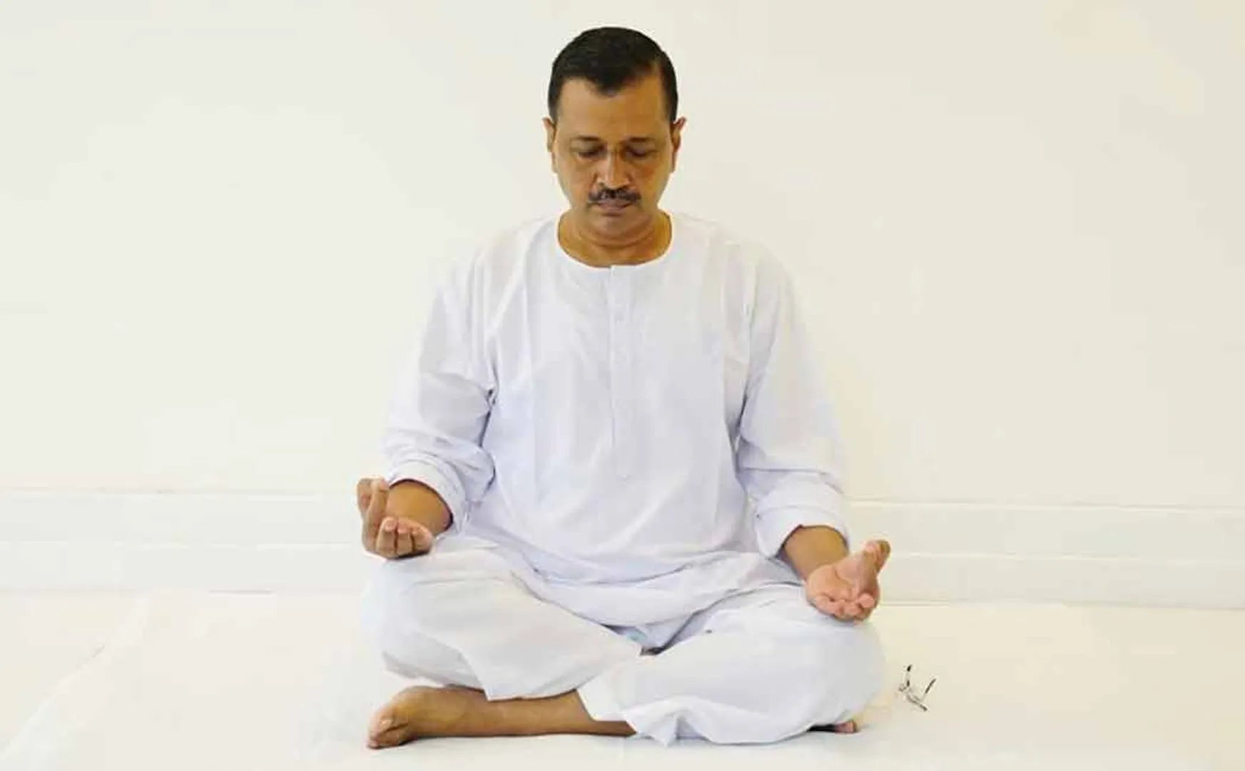 CBI summons Kejriwal; Present tomorrow